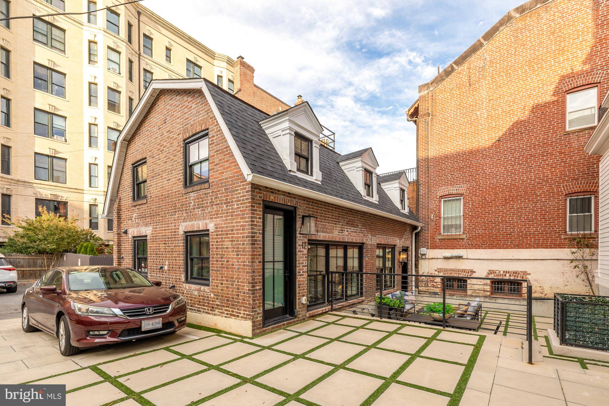 Washington, DC 20009,2007 WYOMING AVE NW #16