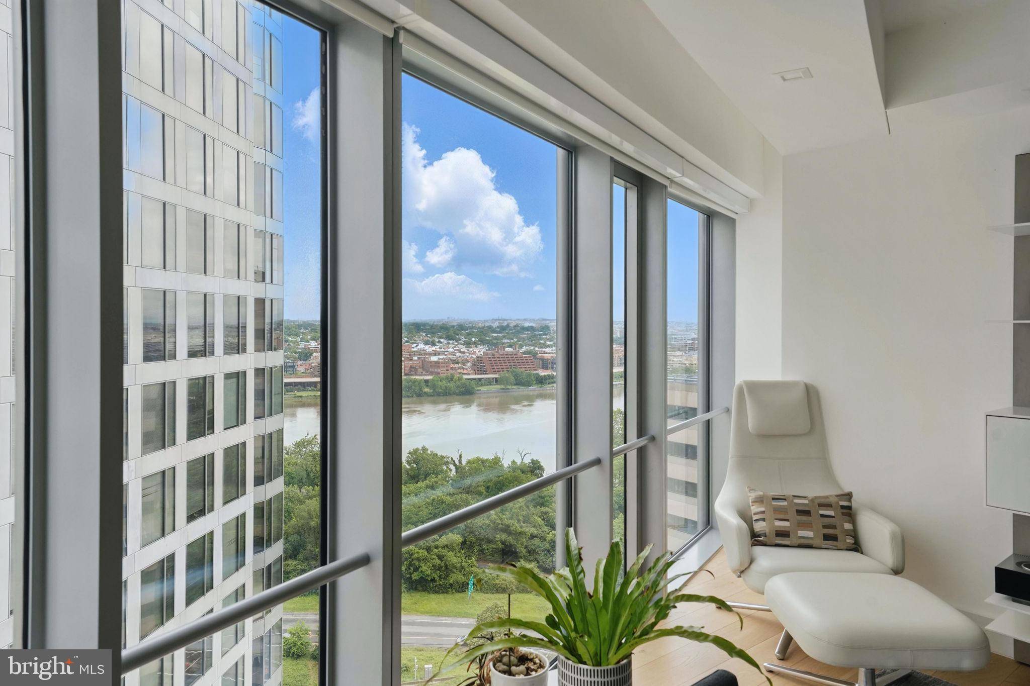 Arlington, VA 22209,1111 19TH ST N #2108