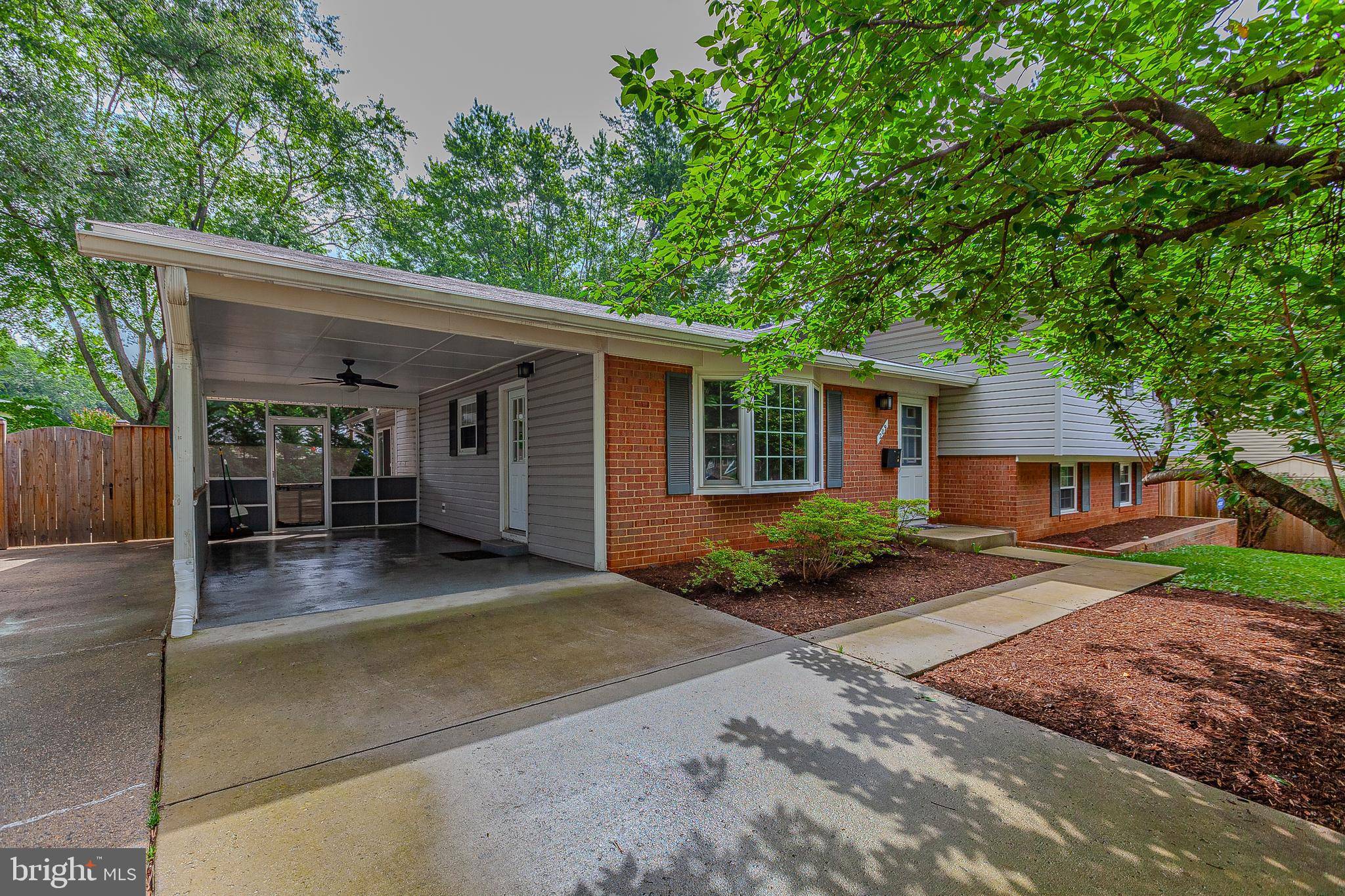 Gaithersburg, MD 20877,209 W DEER PARK RD