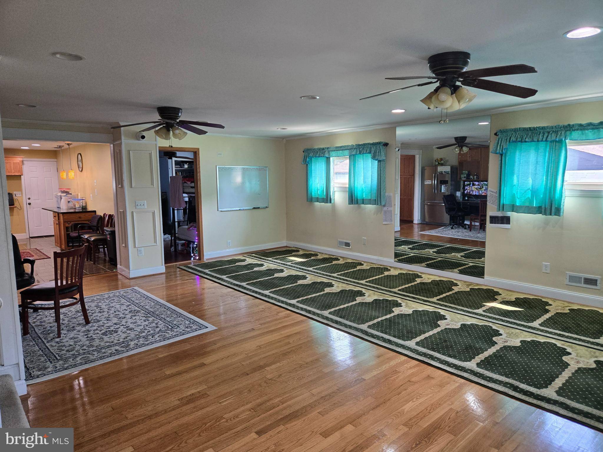 Catonsville, MD 21228,910 PRESTWOOD RD