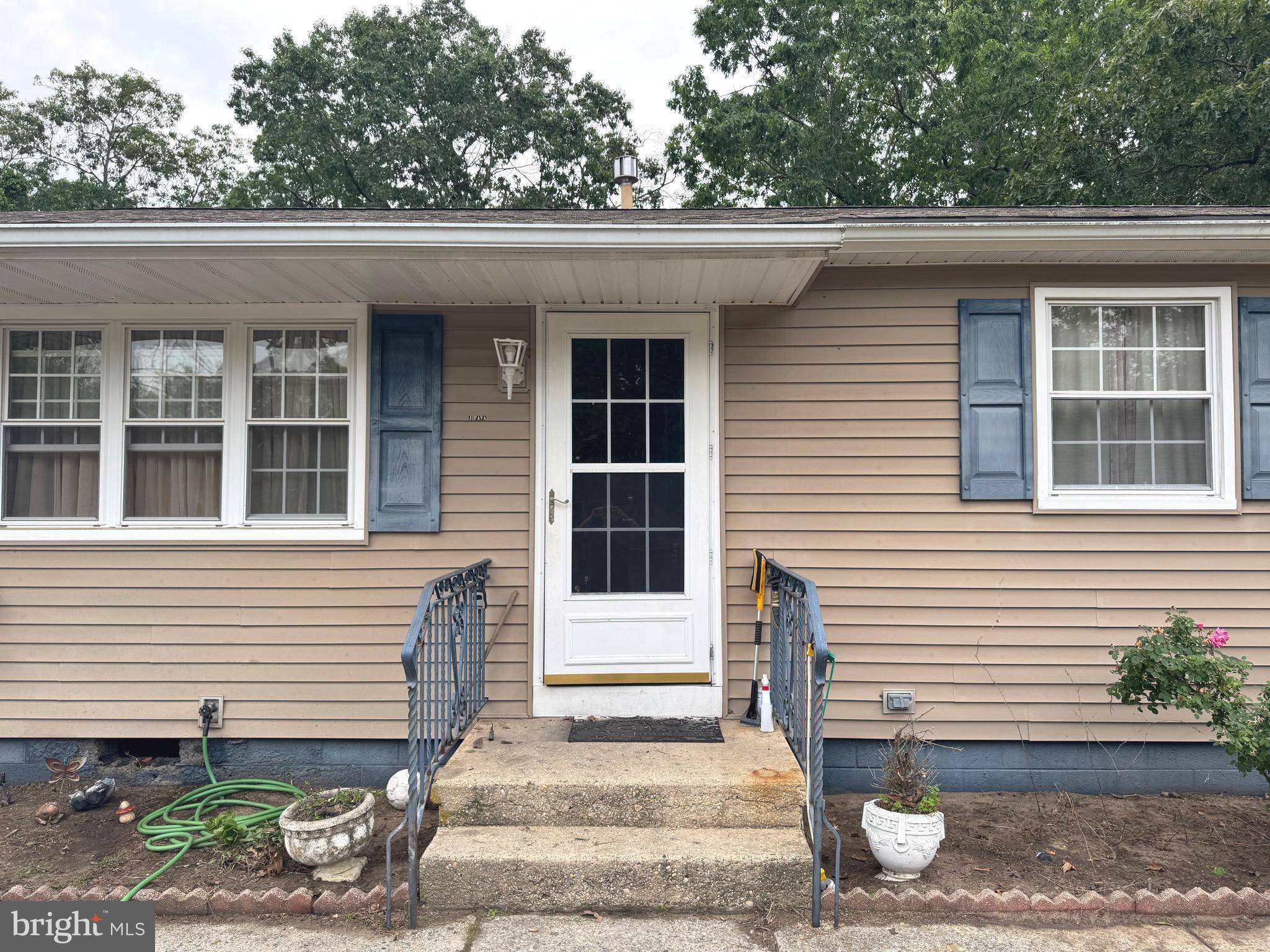 Williamstown, NJ 08094,301 COLIN LN