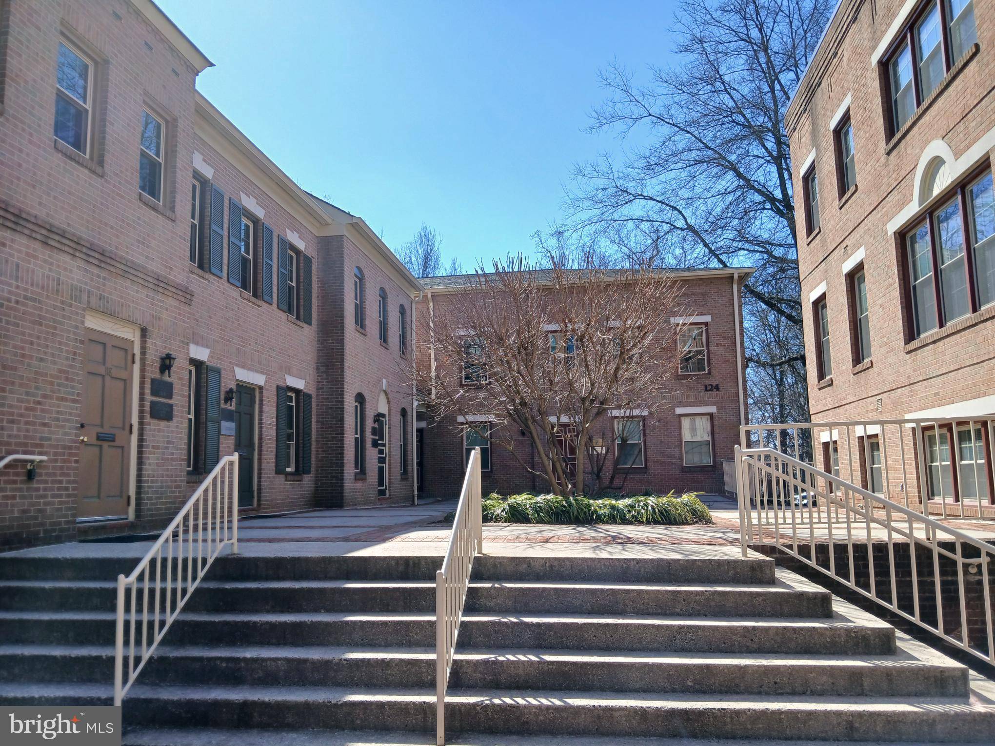 Falls Church, VA 22046,124 E BROAD ST #124