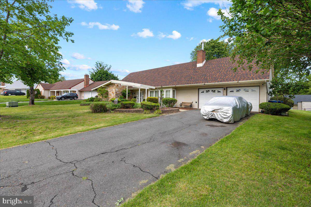 Willingboro, NJ 08046,43 WINDSOR LN