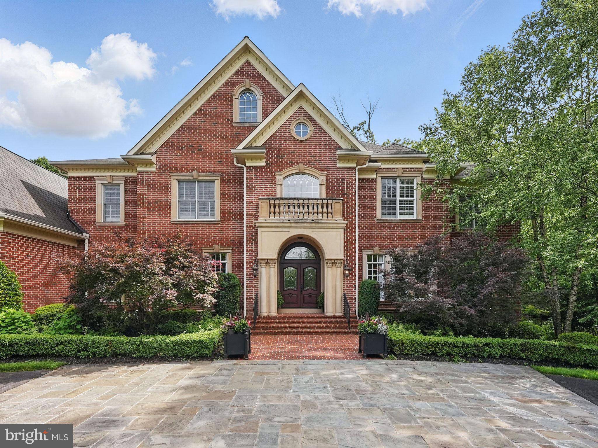 Oakton, VA 22124,2555 VALE RIDGE CT