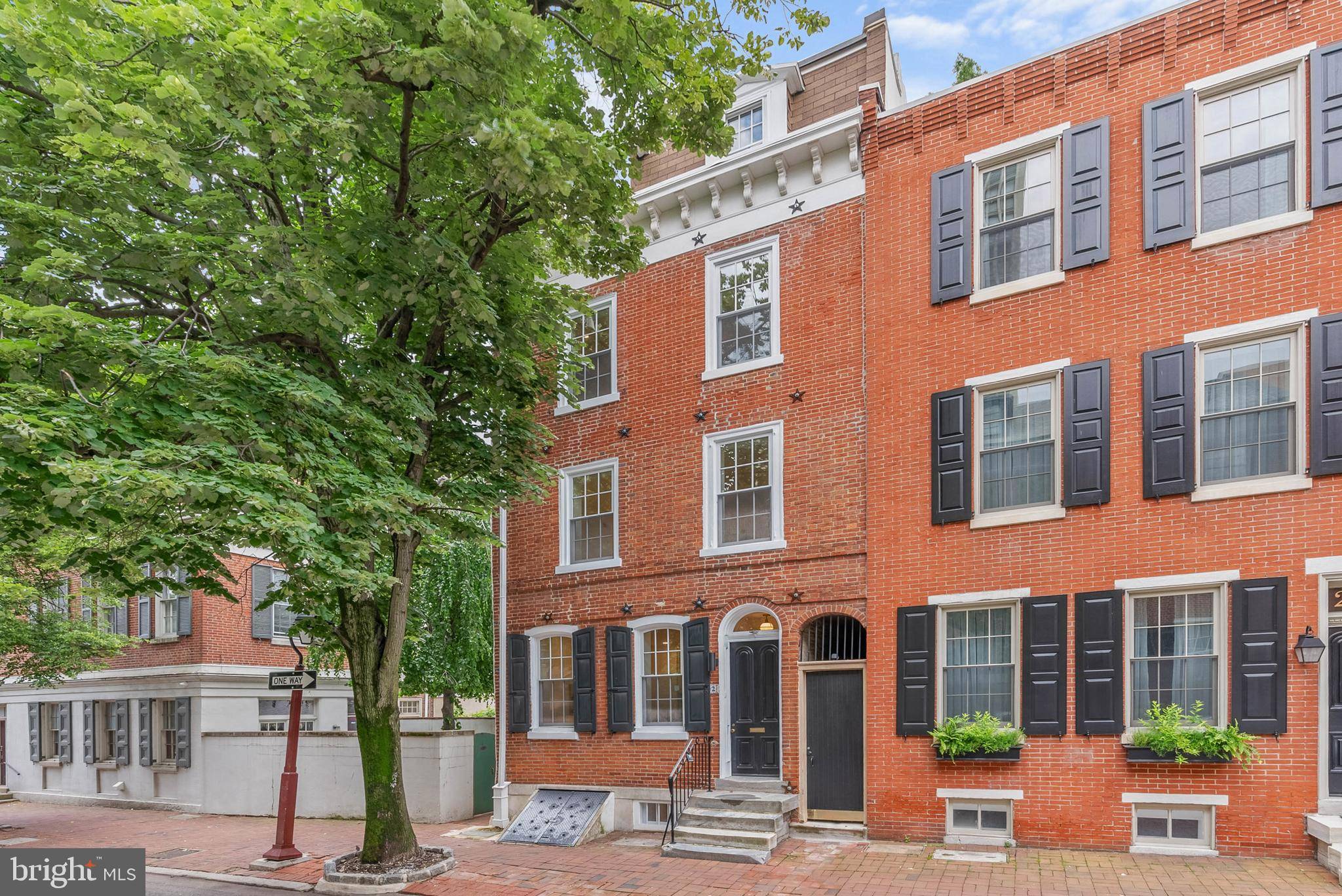 Philadelphia, PA 19106,202 SPRUCE ST