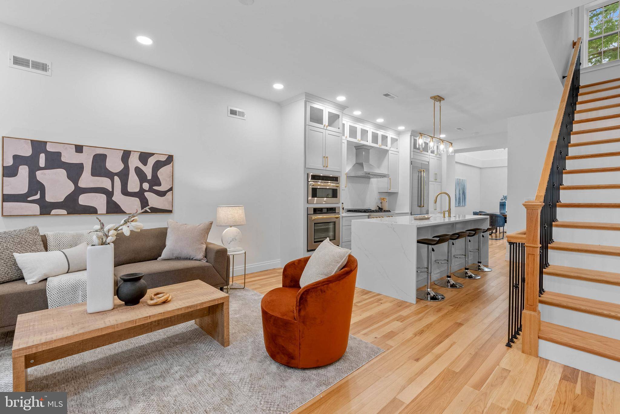 Philadelphia, PA 19106,202 SPRUCE ST