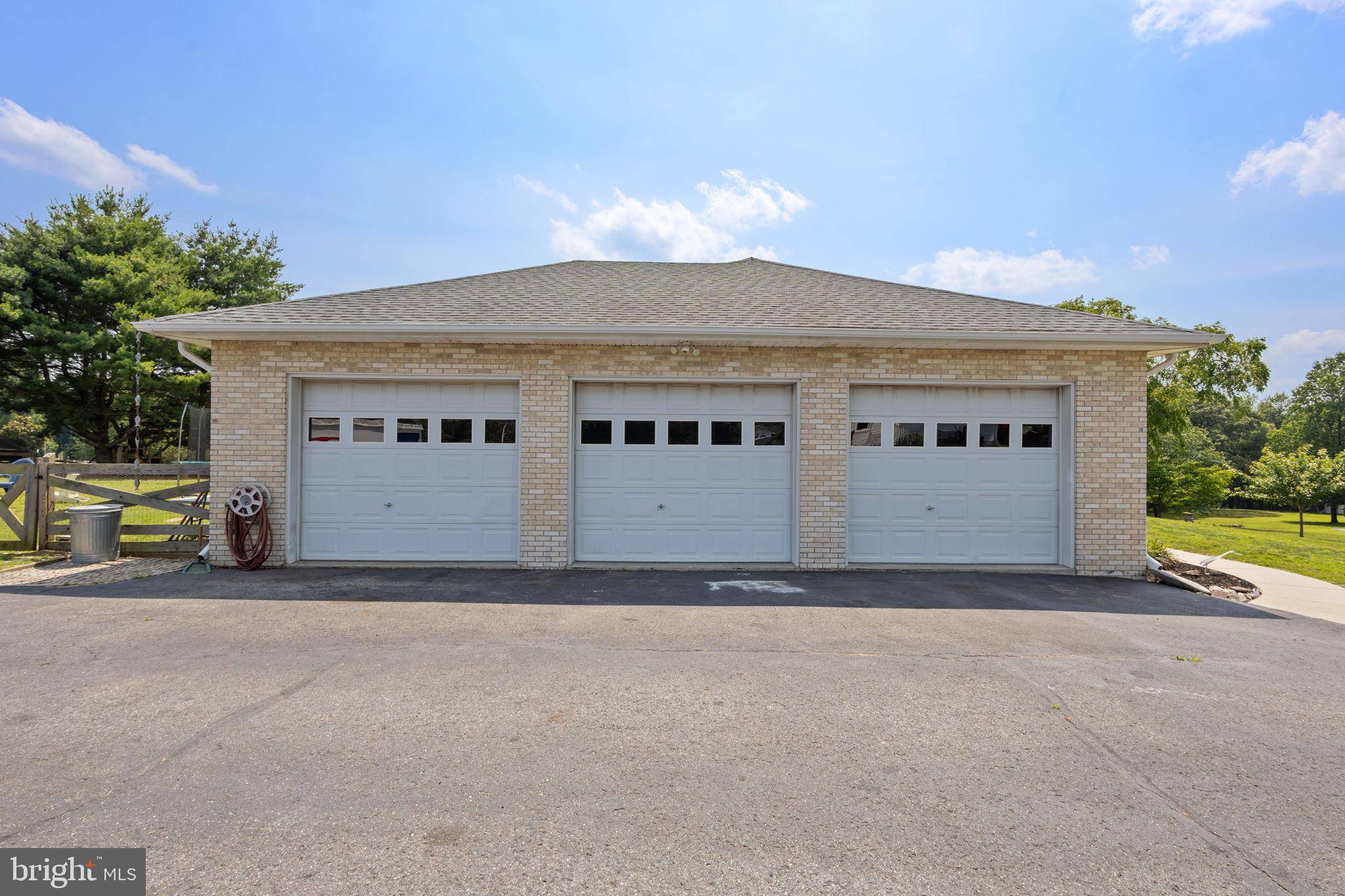 Huntingtown, MD 20639,811 WHITE MARSH CT