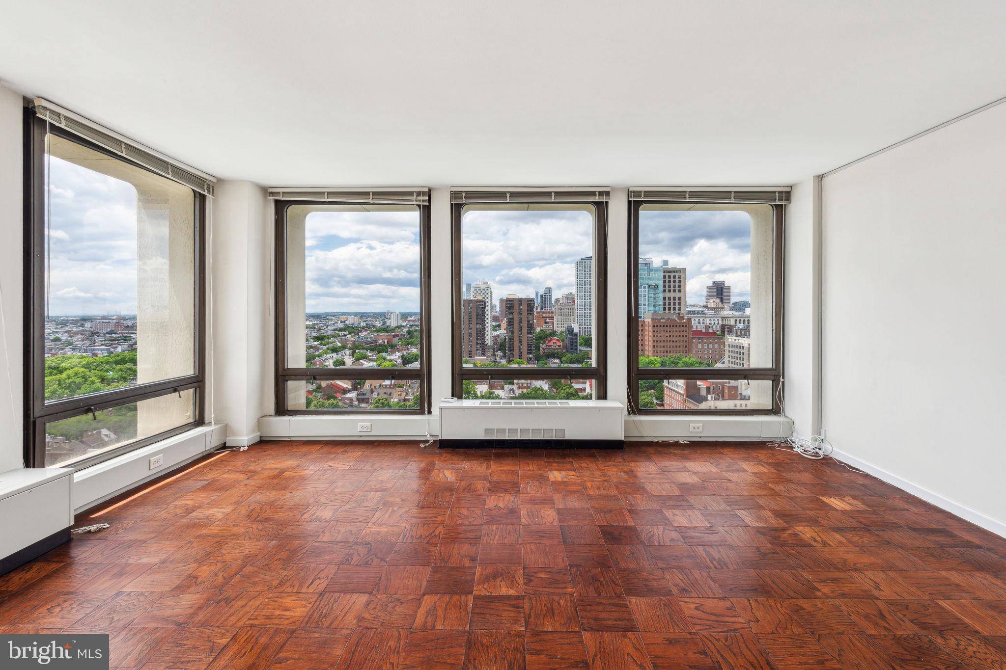 Philadelphia, PA 19106,210 LOCUST ST #21DW