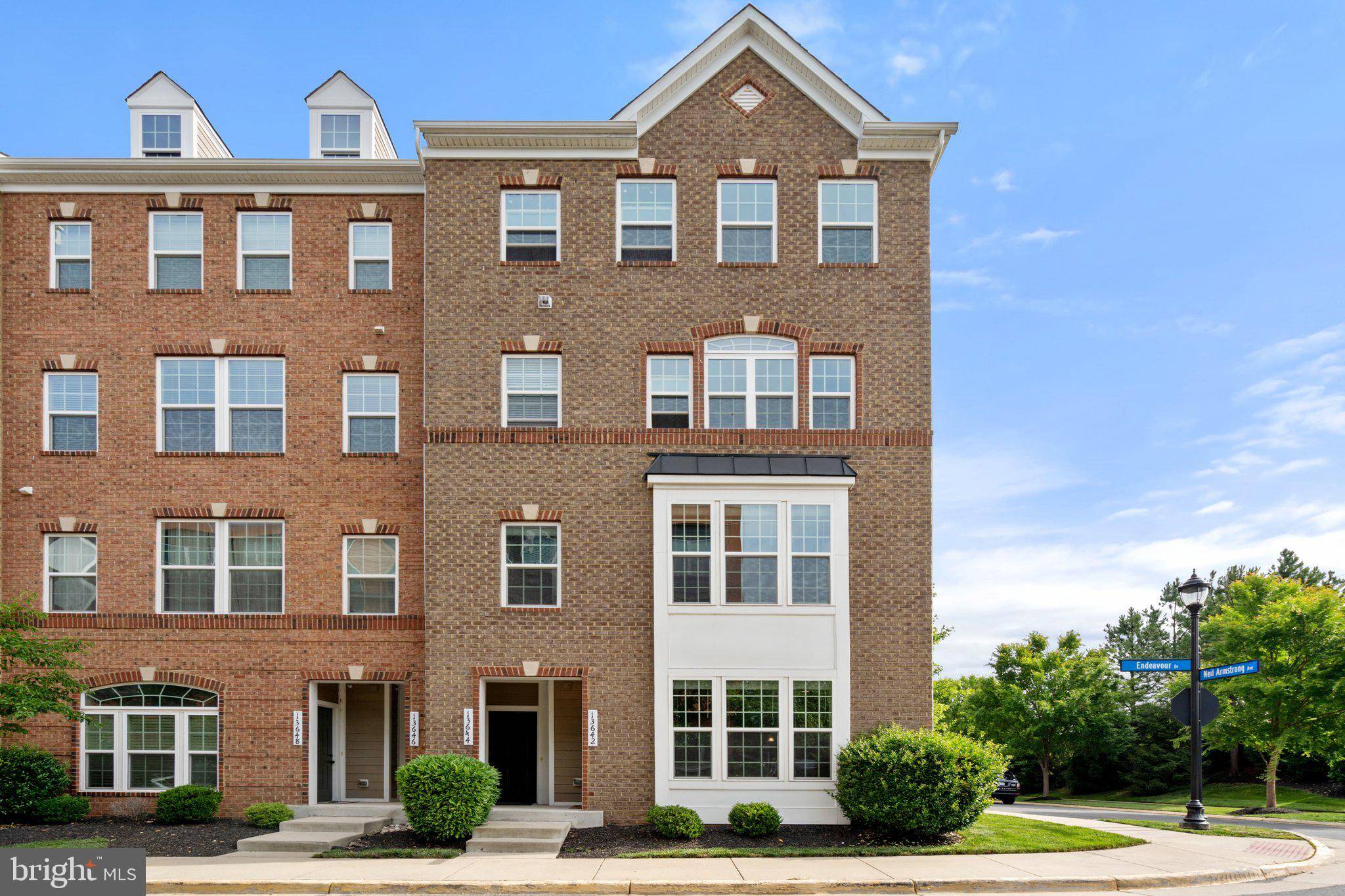 Herndon, VA 20171,13642 ENDEAVOUR DR #20L