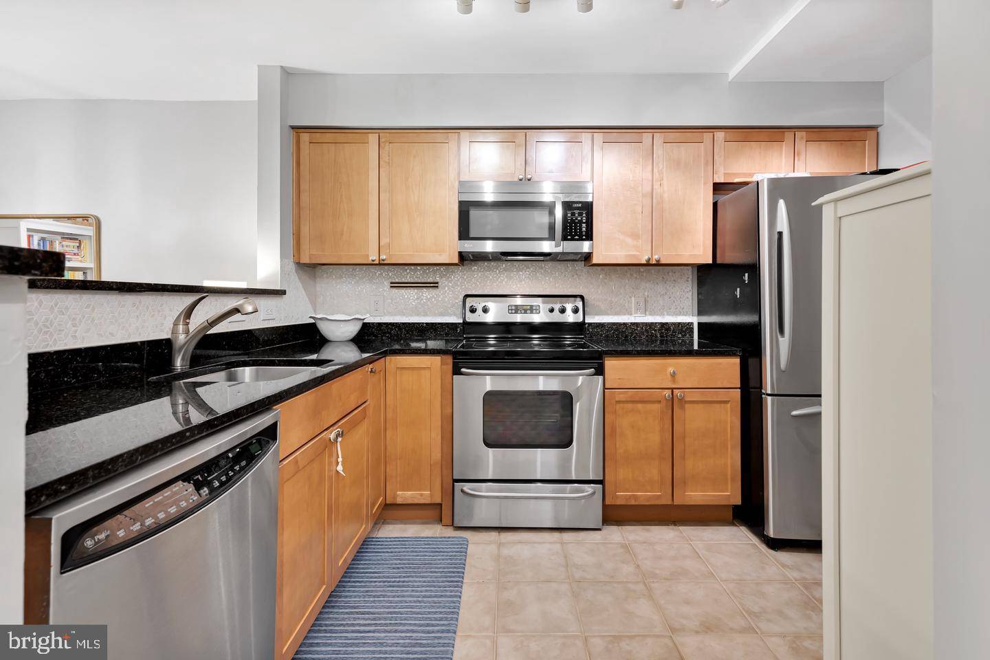 Arlington, VA 22201,2050 N CALVERT ST #106