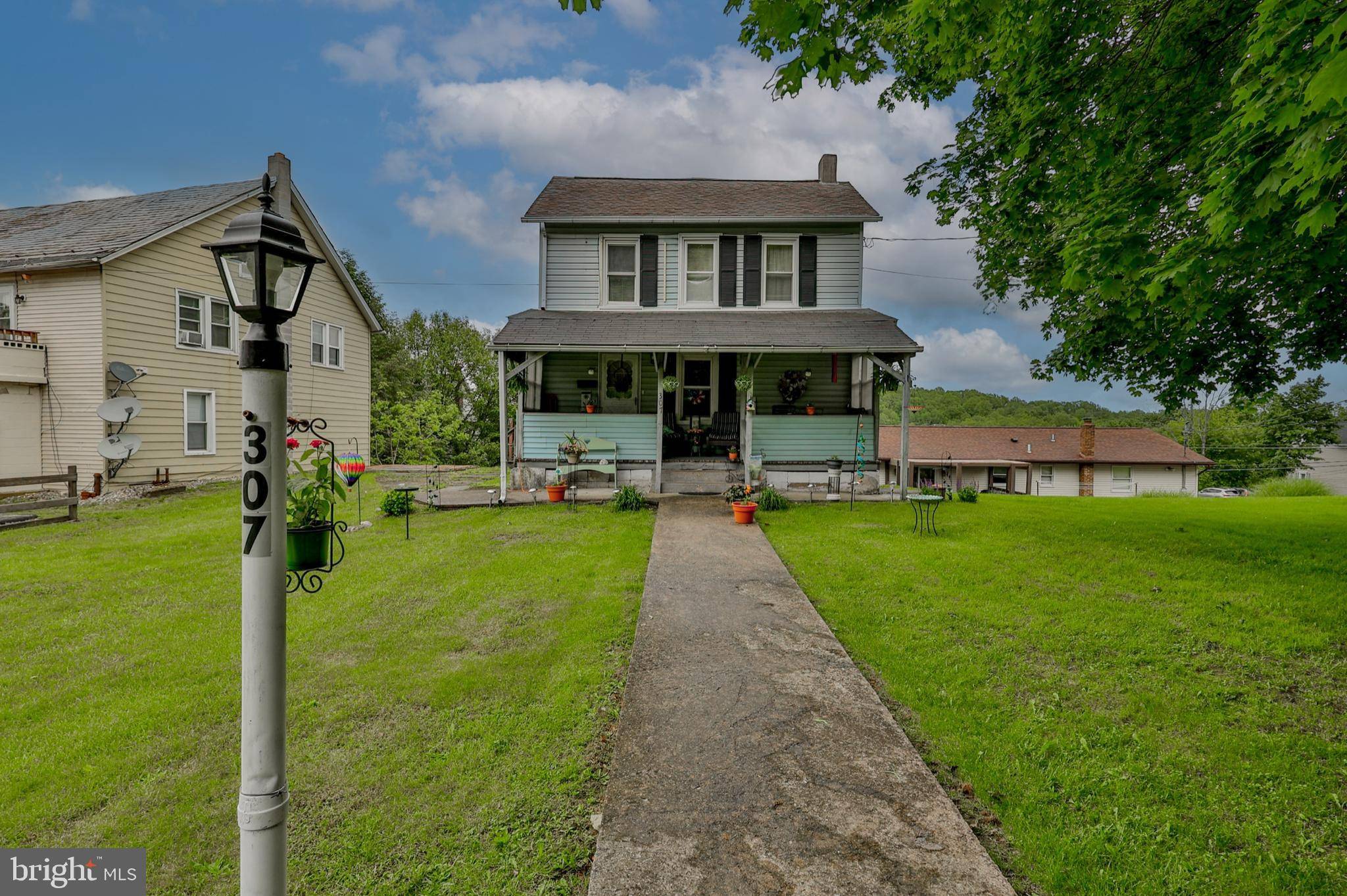 Bangor, PA 18013,307 OAK ST