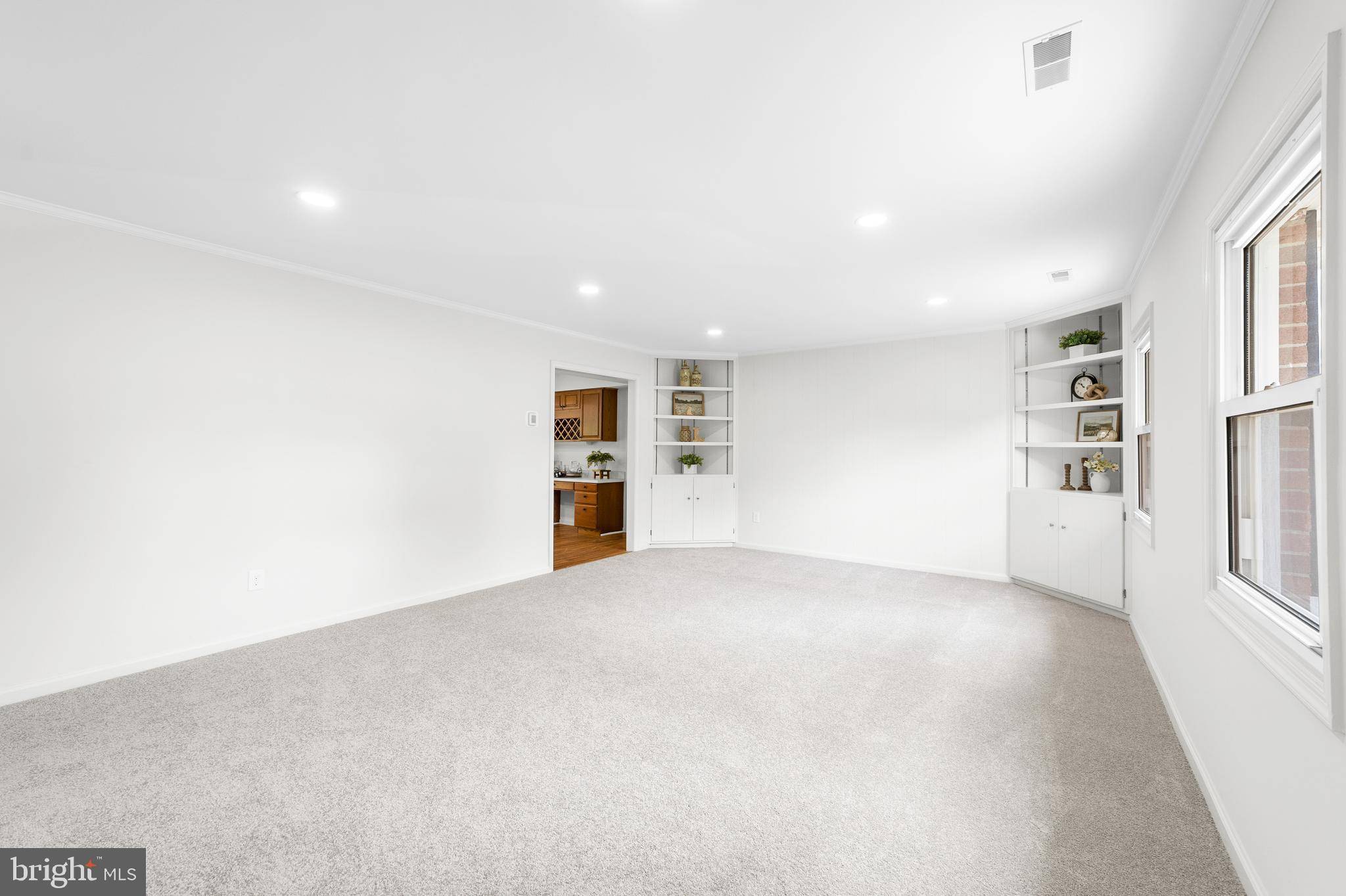 Willingboro, NJ 08046,34 MERIBROOK CIR