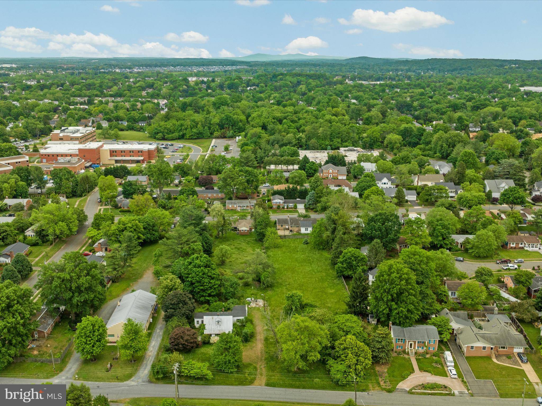 Leesburg, VA 20176,403 OLD WATERFORD RD NW