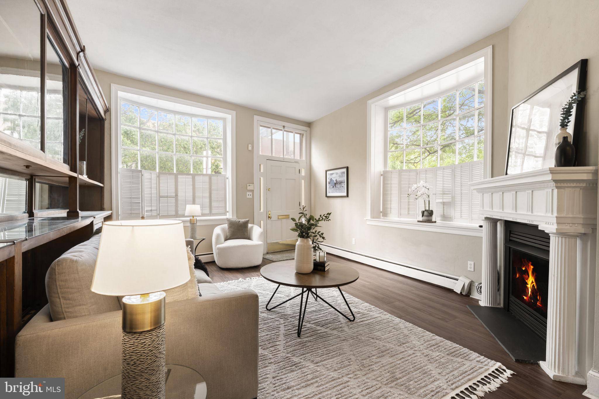 Philadelphia, PA 19147,858 S FRONT ST