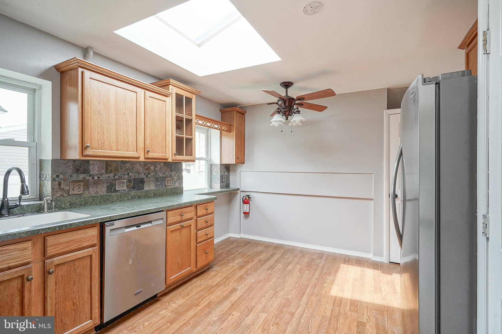 Cinnaminson, NJ 08077,2402 BEVERLY RD