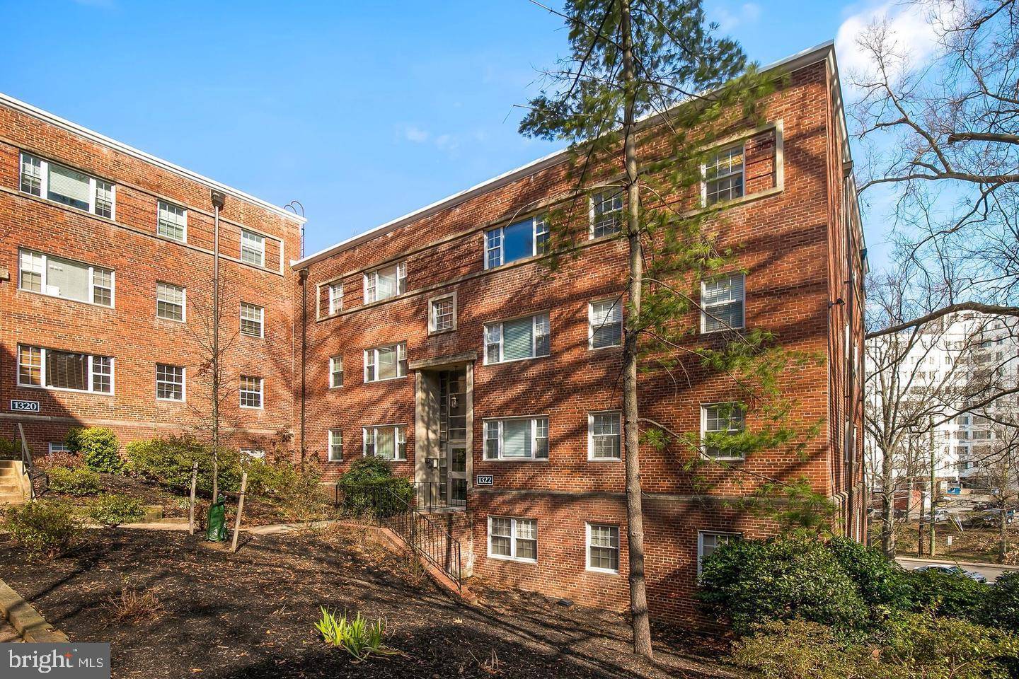 Arlington, VA 22209,1322 FORT MYER DR #935