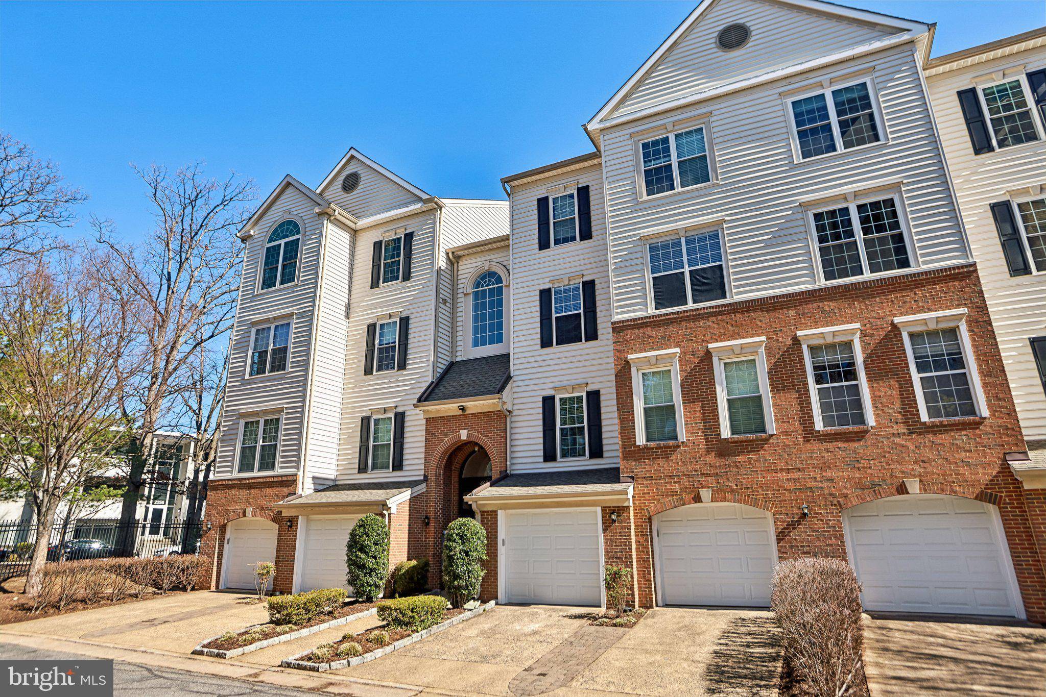 Alexandria, VA 22311,4691 LONGSTREET LN #202