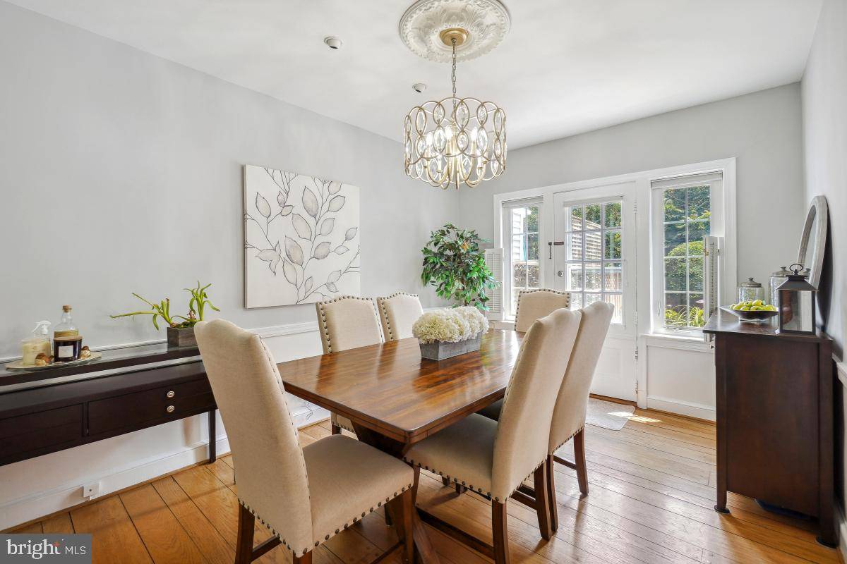Alexandria, VA 22314,912 S SAINT ASAPH ST
