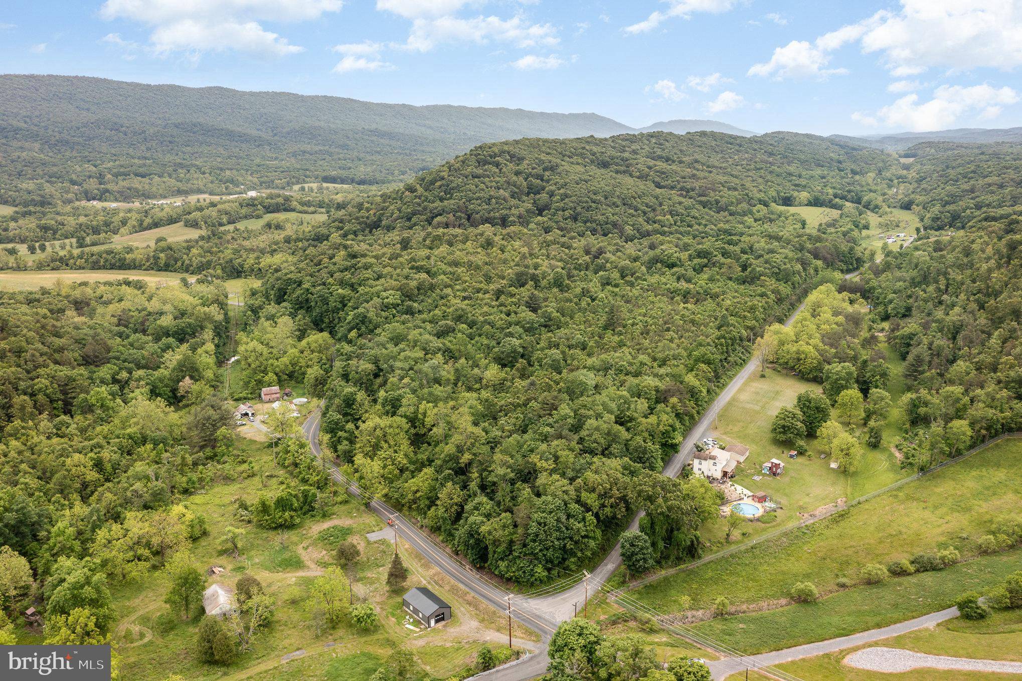 East Waterford, PA 17021,0 RHINE HOLLOW RD