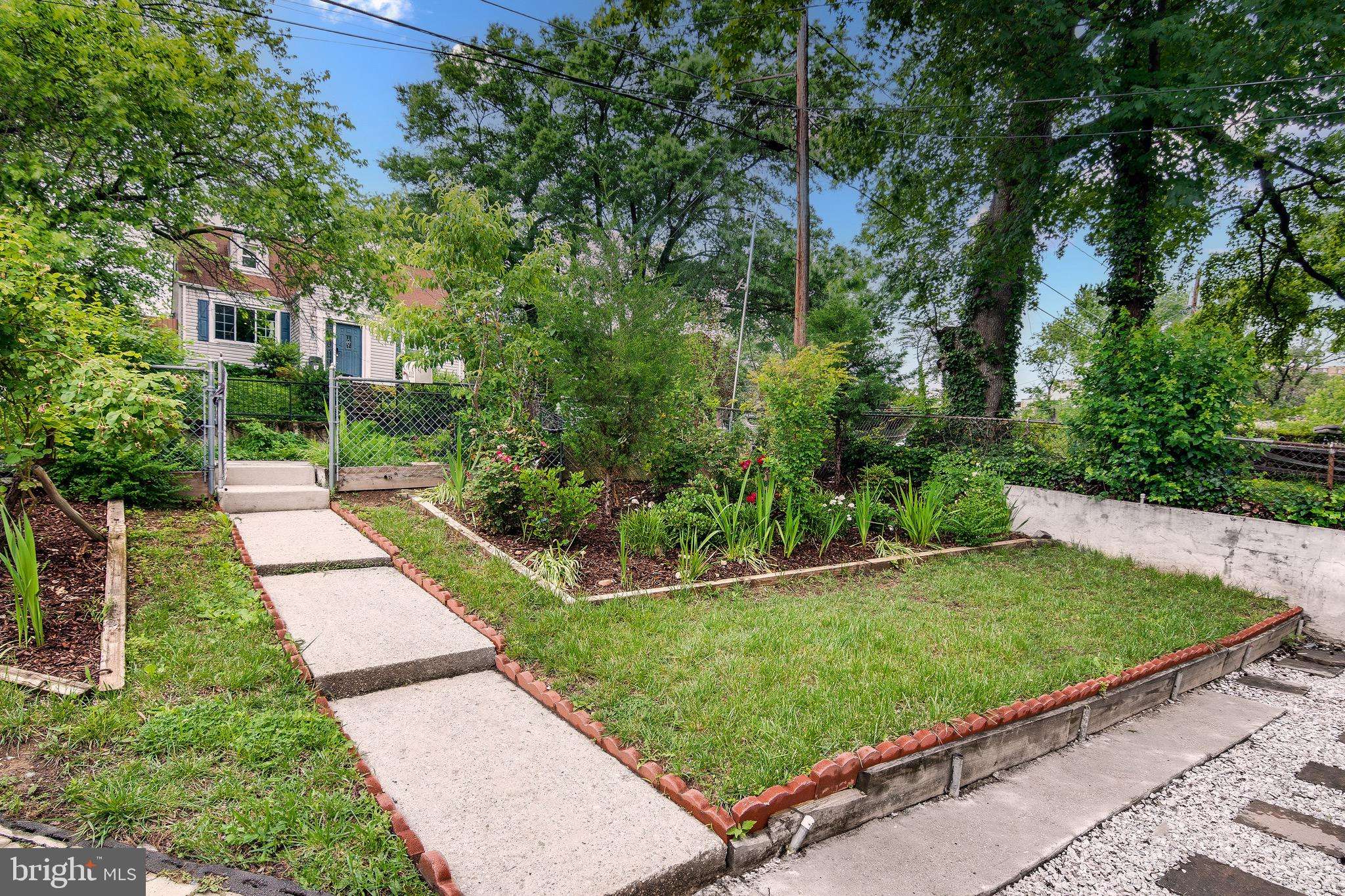 Alexandria, VA 22303,2322 FORT DR