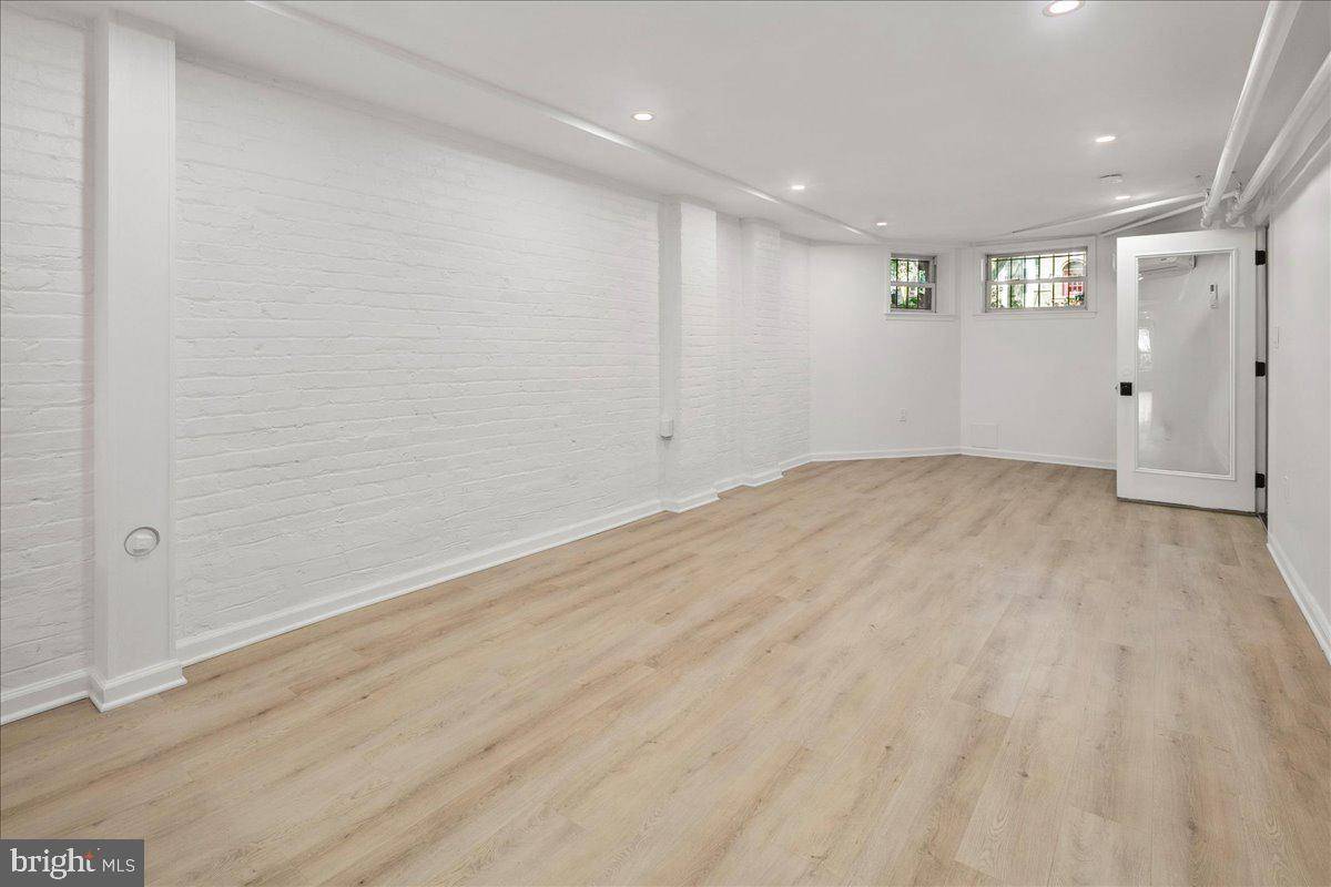 Washington, DC 20010,3104 18TH ST NW