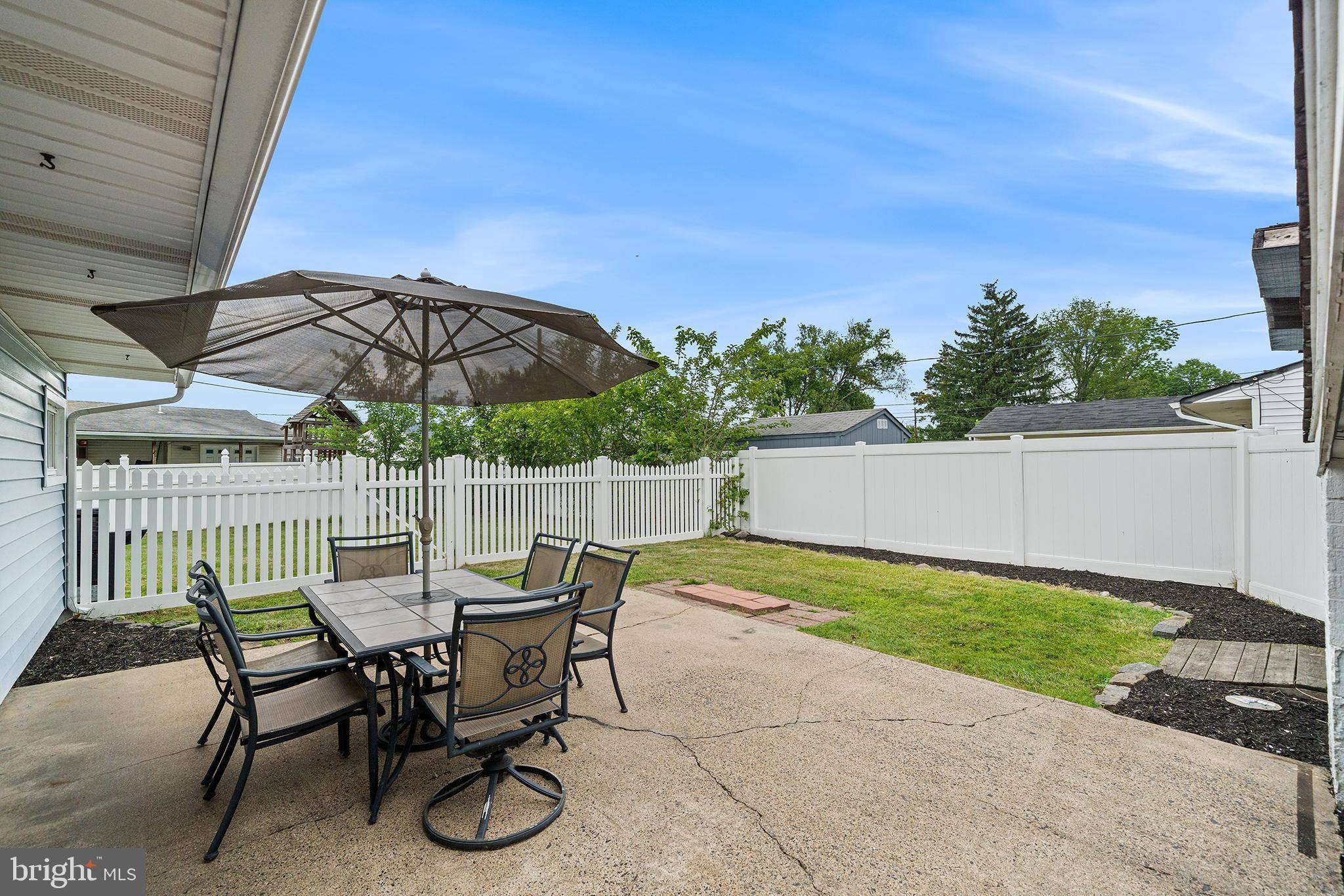 Levittown, PA 19055,1 SWAN LN