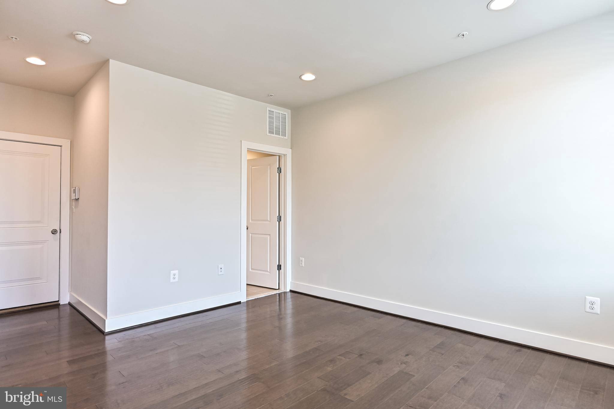 Chantilly, VA 20151,4808 GARDEN VIEW LN