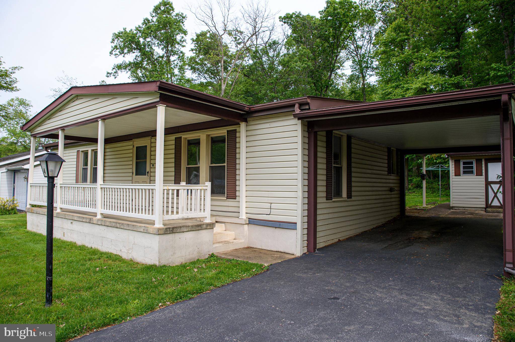 Manheim, PA 17545,4 MAPLE AVE