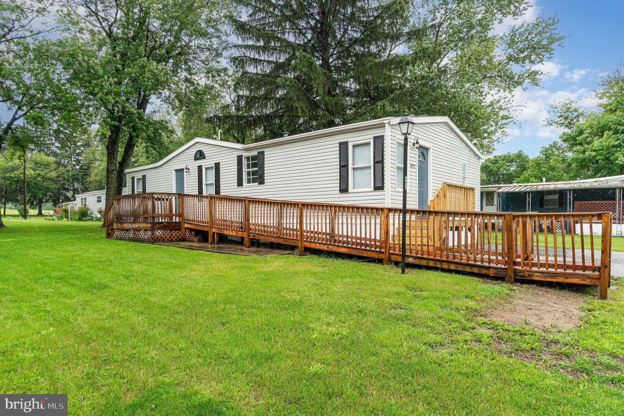 York, PA 17406,492 CAPITAL DR