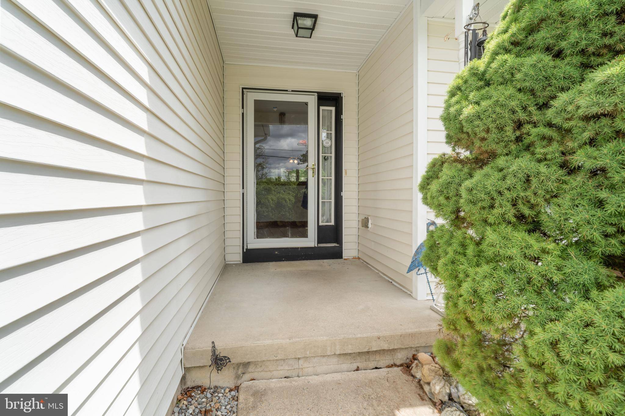 Manahawkin, NJ 08050,385 MERMAID DR