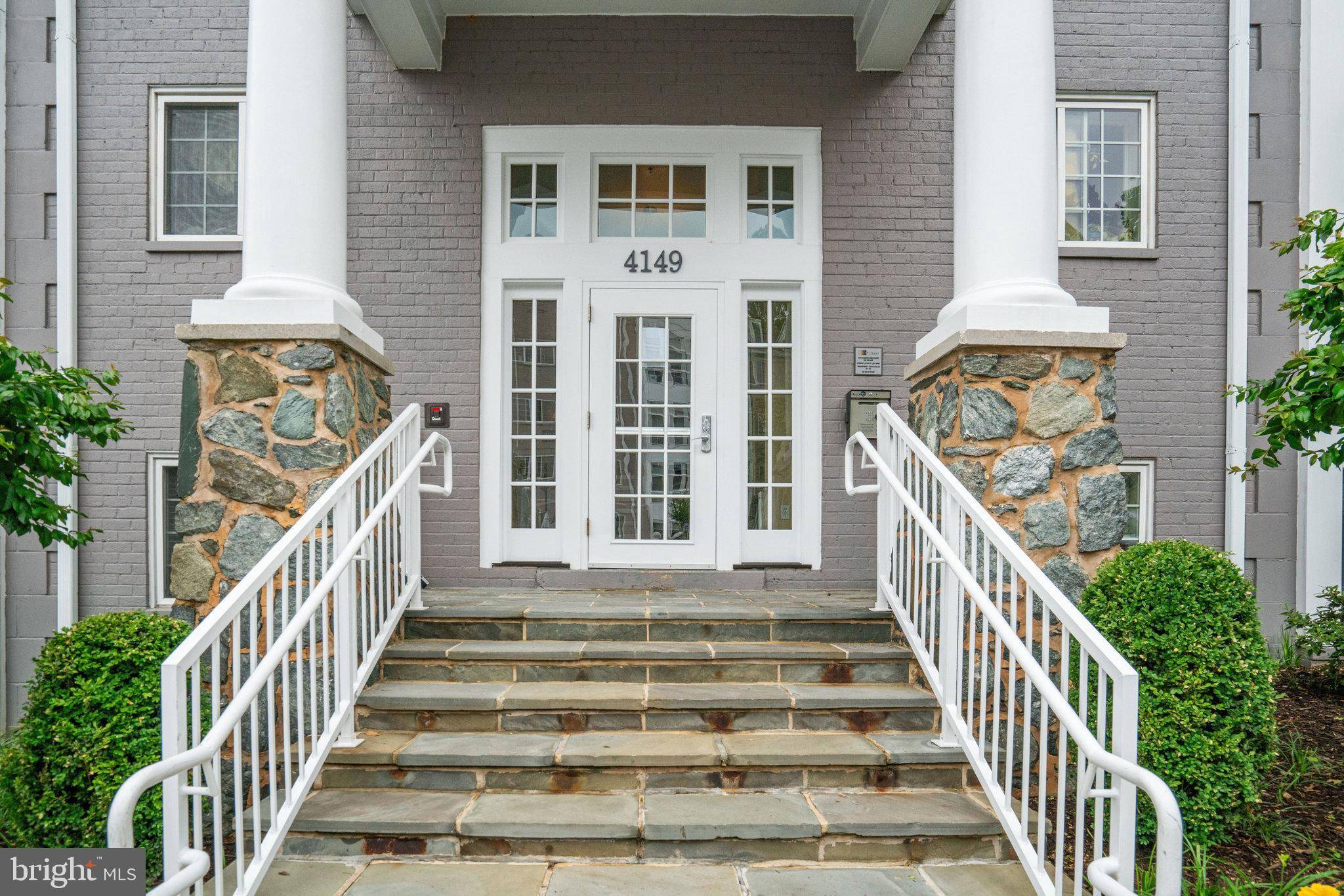 Arlington, VA 22204,4149 S FOUR MILE RUN DR #201