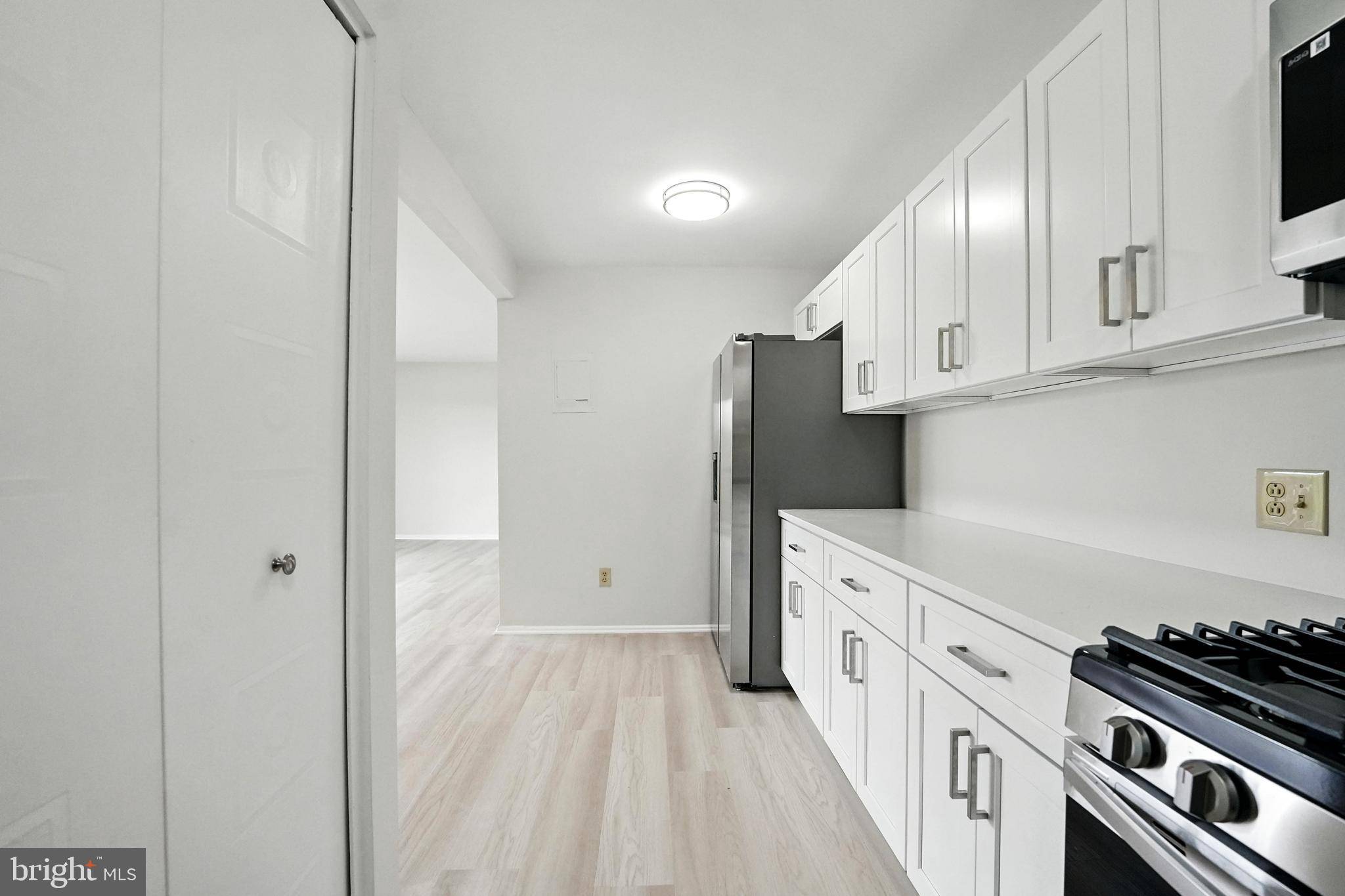 Vienna, VA 22180,218 LOCUST ST SE #151
