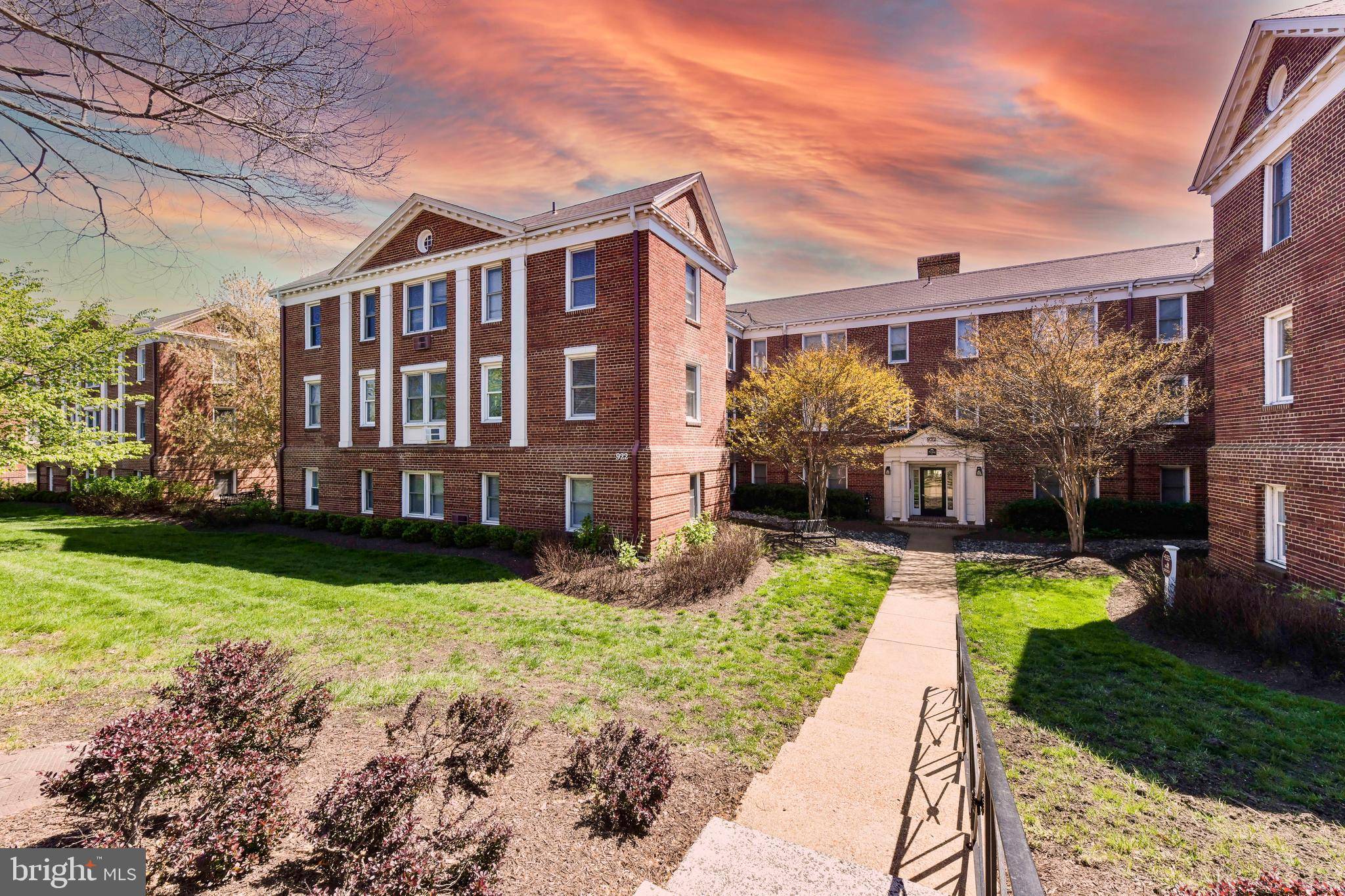 Alexandria, VA 22314,922 S WASHINGTON ST S #310