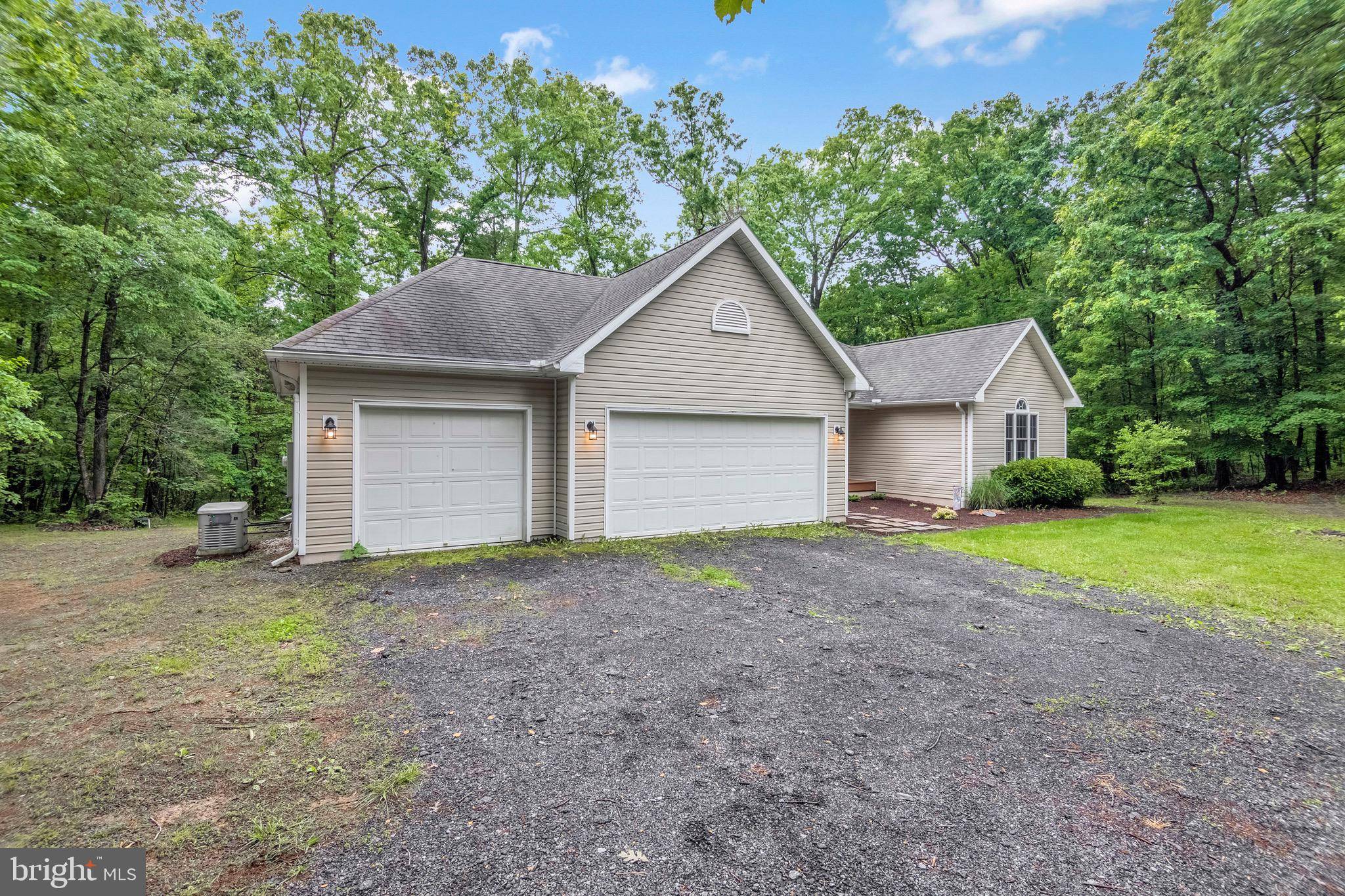 Hedgesville, WV 25427,164 WANDERING LN