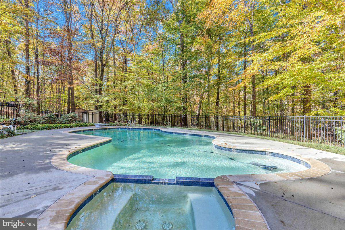 Clifton, VA 20124,8150 WOLF RUN SHOALS RD