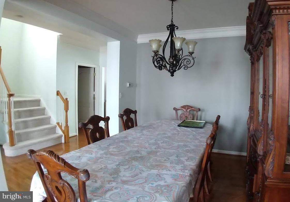 Ashburn, VA 20147,43859 SANDBURG SQ