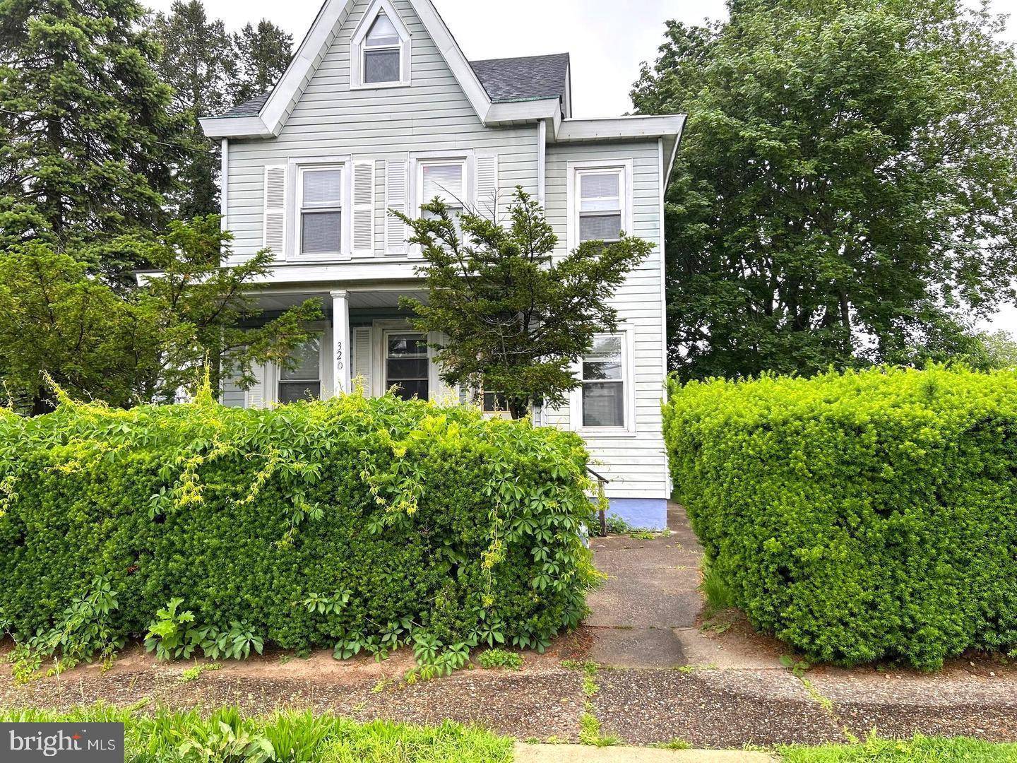 Beverly, NJ 08010,320 MAGNOLIA ST