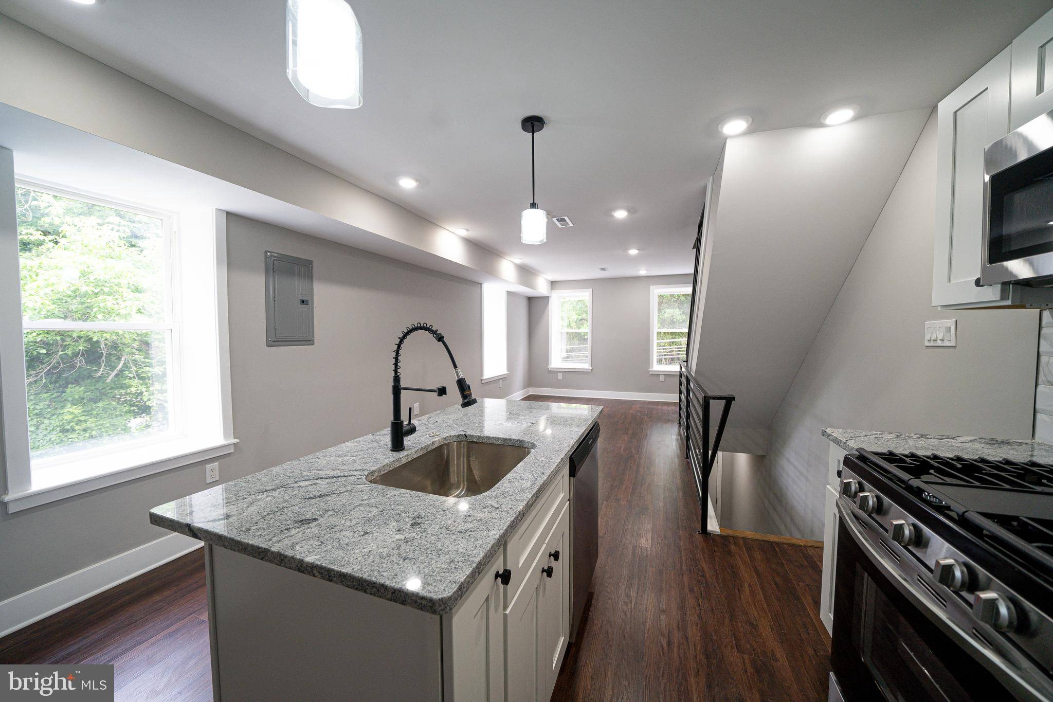 Elkins Park, PA 19027,334 E CHURCH RD #2
