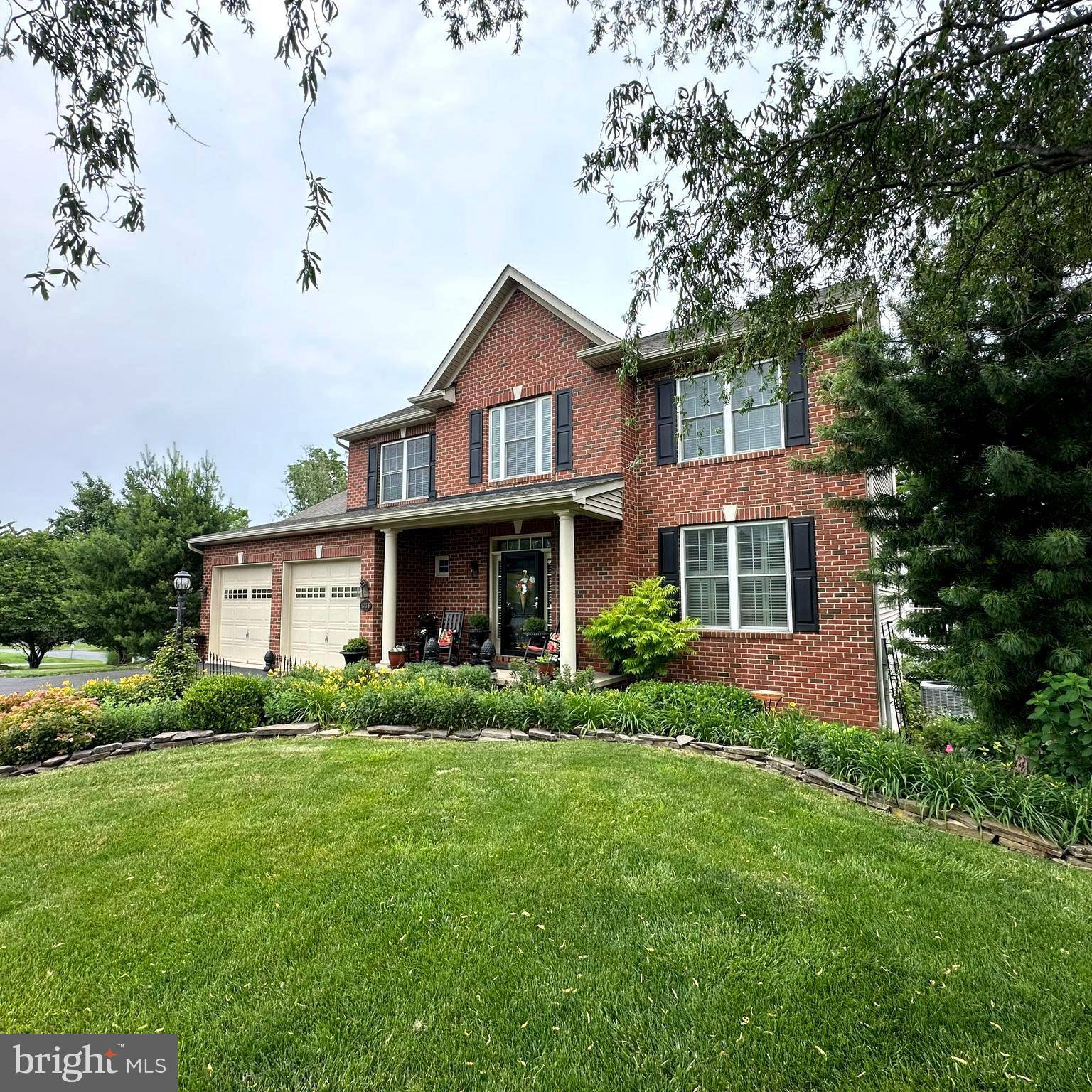 Chambersburg, PA 17202,1736 CARRERA DRIVE