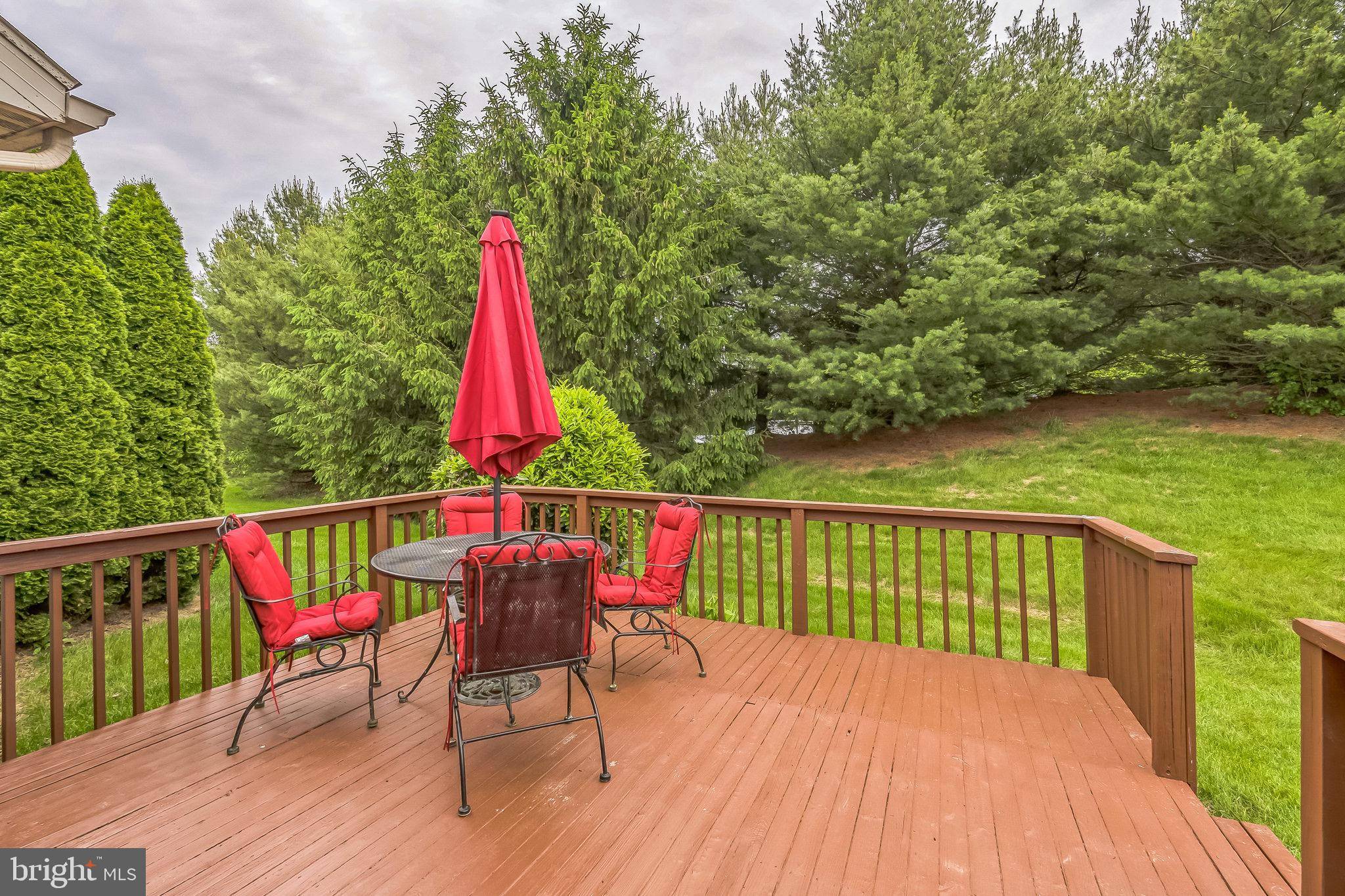 Elverson, PA 19520,8 PARKSIDE DR