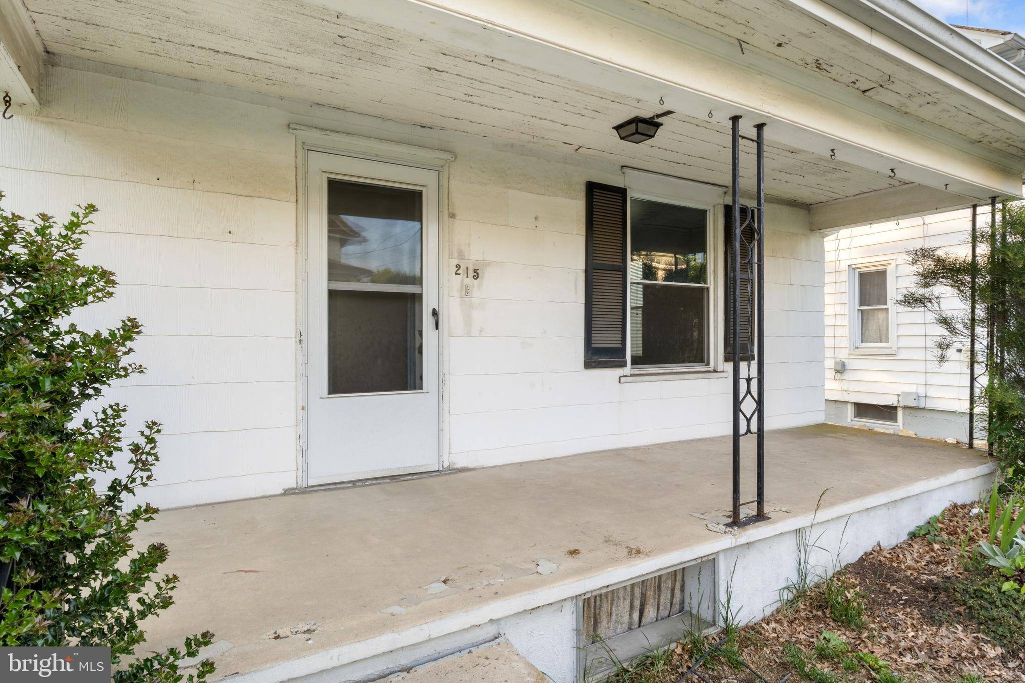 Newmanstown, PA 17073,215 W MAIN ST