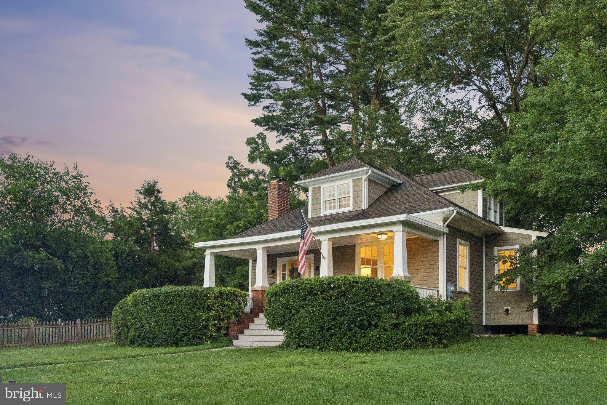 Alexandria, VA 22308,8201 FORT HUNT RD