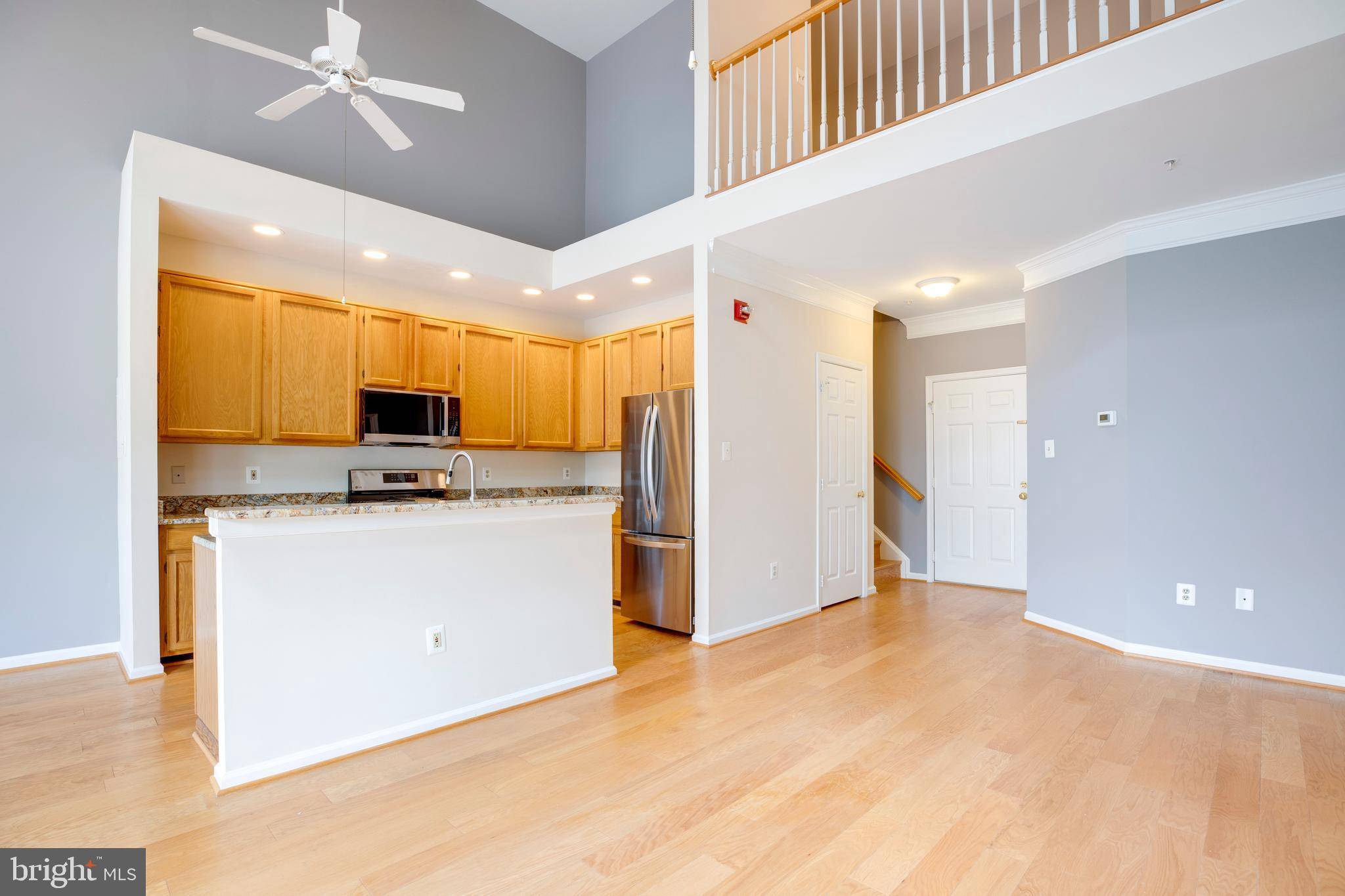 Alexandria, VA 22315,6549 GRANGE LN #401