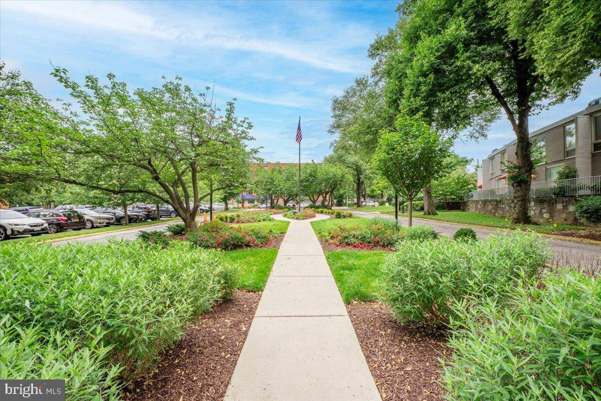 Bethesda, MD 20814,4977 BATTERY LN #1-413