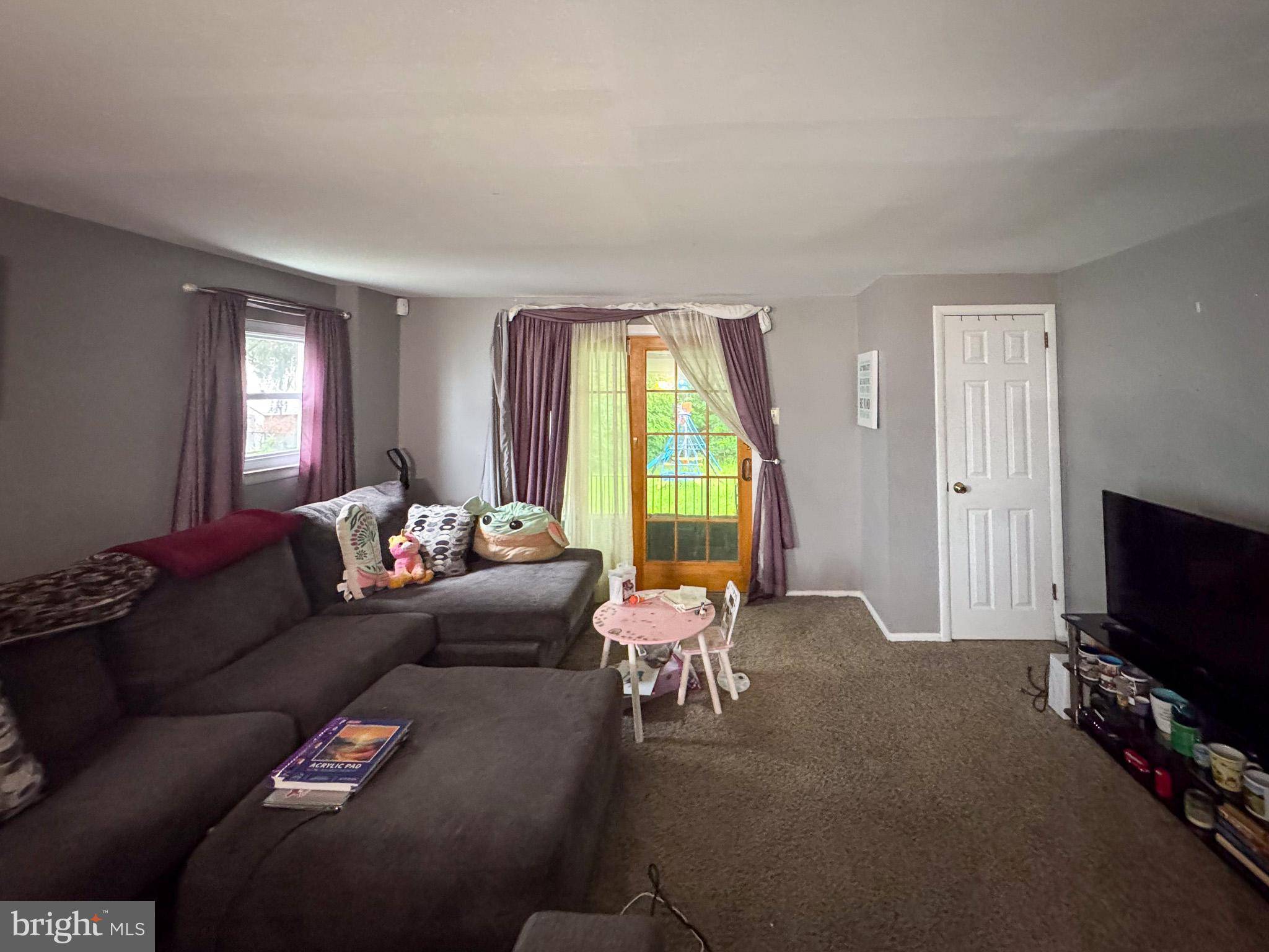 Philadelphia, PA 19152,10 SHIPLEY PL