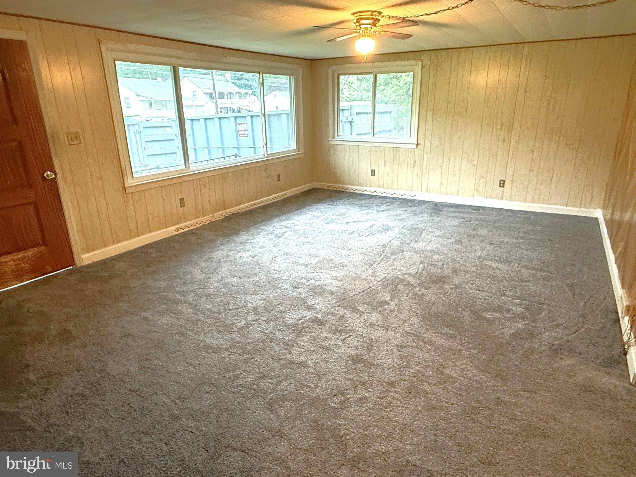Stevens, PA 17578,152 E CHURCH ST