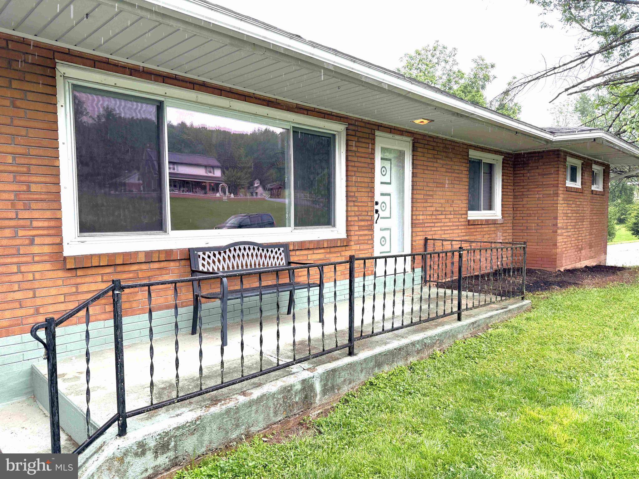 Stevens, PA 17578,152 E CHURCH ST