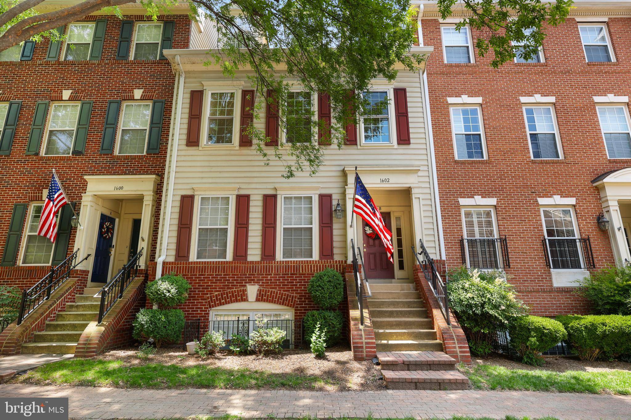 Alexandria, VA 22314,1602-B HUNTING CREEK DR