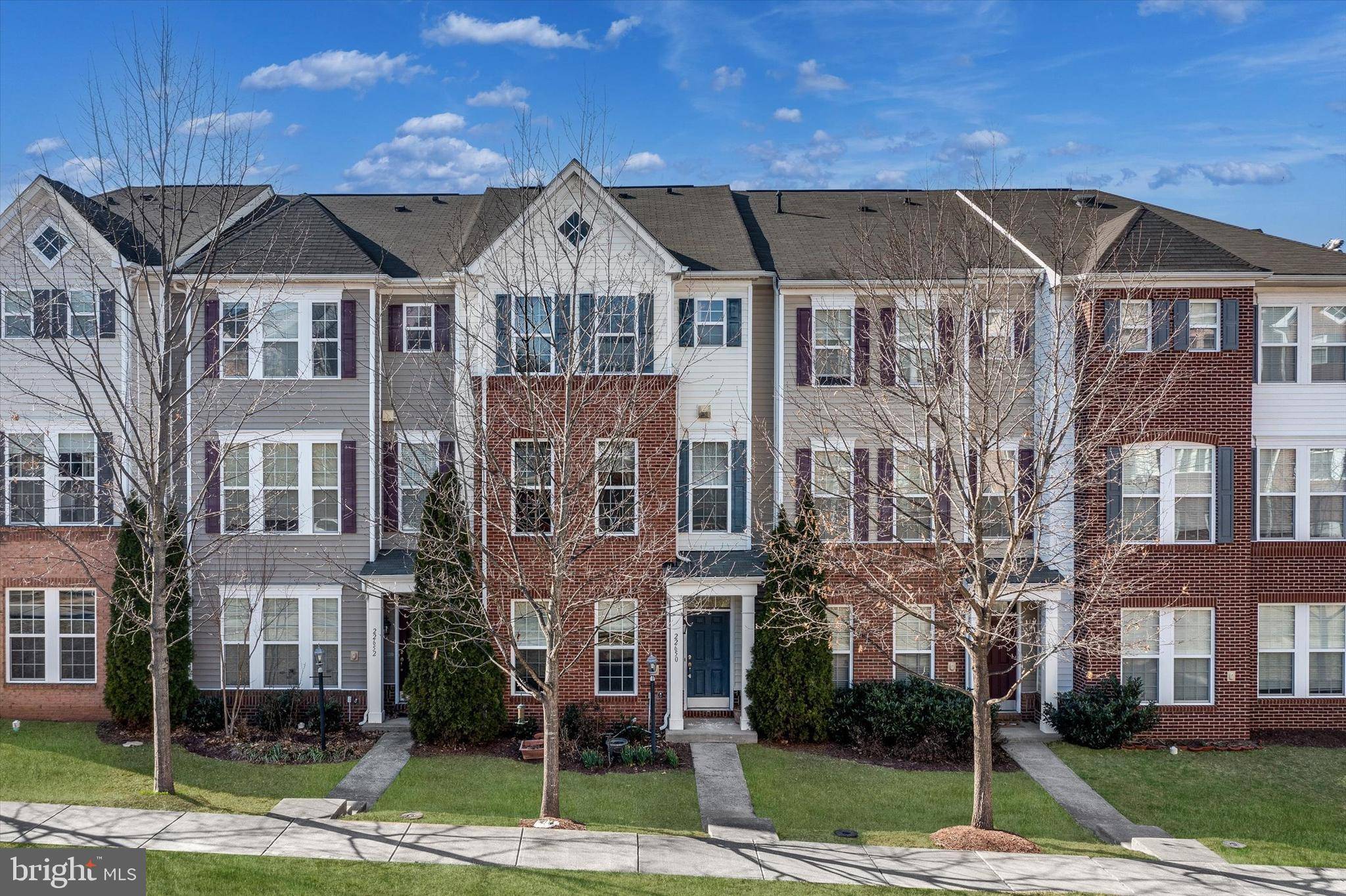 Ashburn, VA 20148,22650 GRAY FALCON