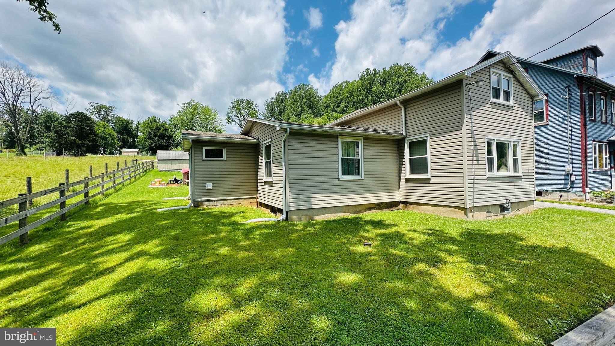 Mohnton, PA 19540,27 HOOVER LN
